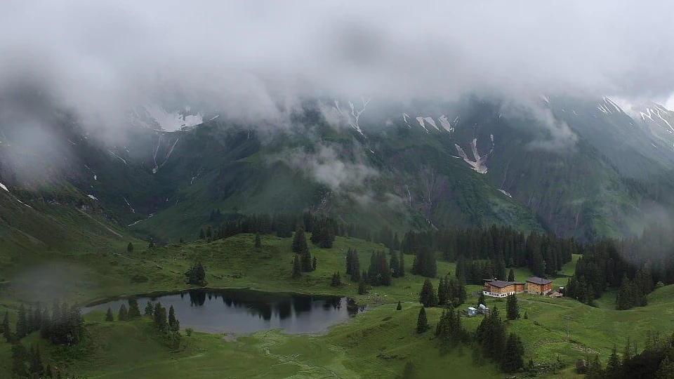 Webcam-Blick auf den Körbersee / Schröcken am Donnerstag.