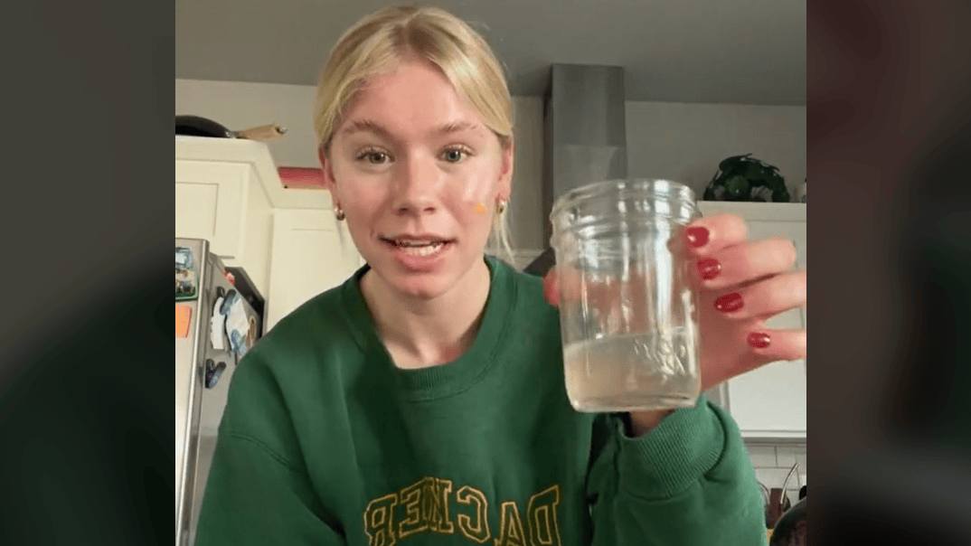 Ein Elixier, von dem Anhängerinnen auf Tiktok behaupten, dass es die Haut reinige und eine optimale Darmgesundheit fördere: Aloe-Vera-Saft.