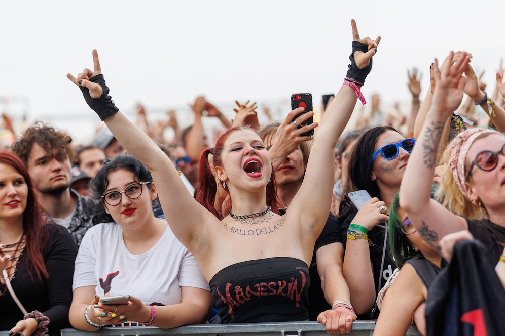 Die Party-Stimmung ist vorbei. Nun schießen die Corona-Fälle wieder in die Höhe.