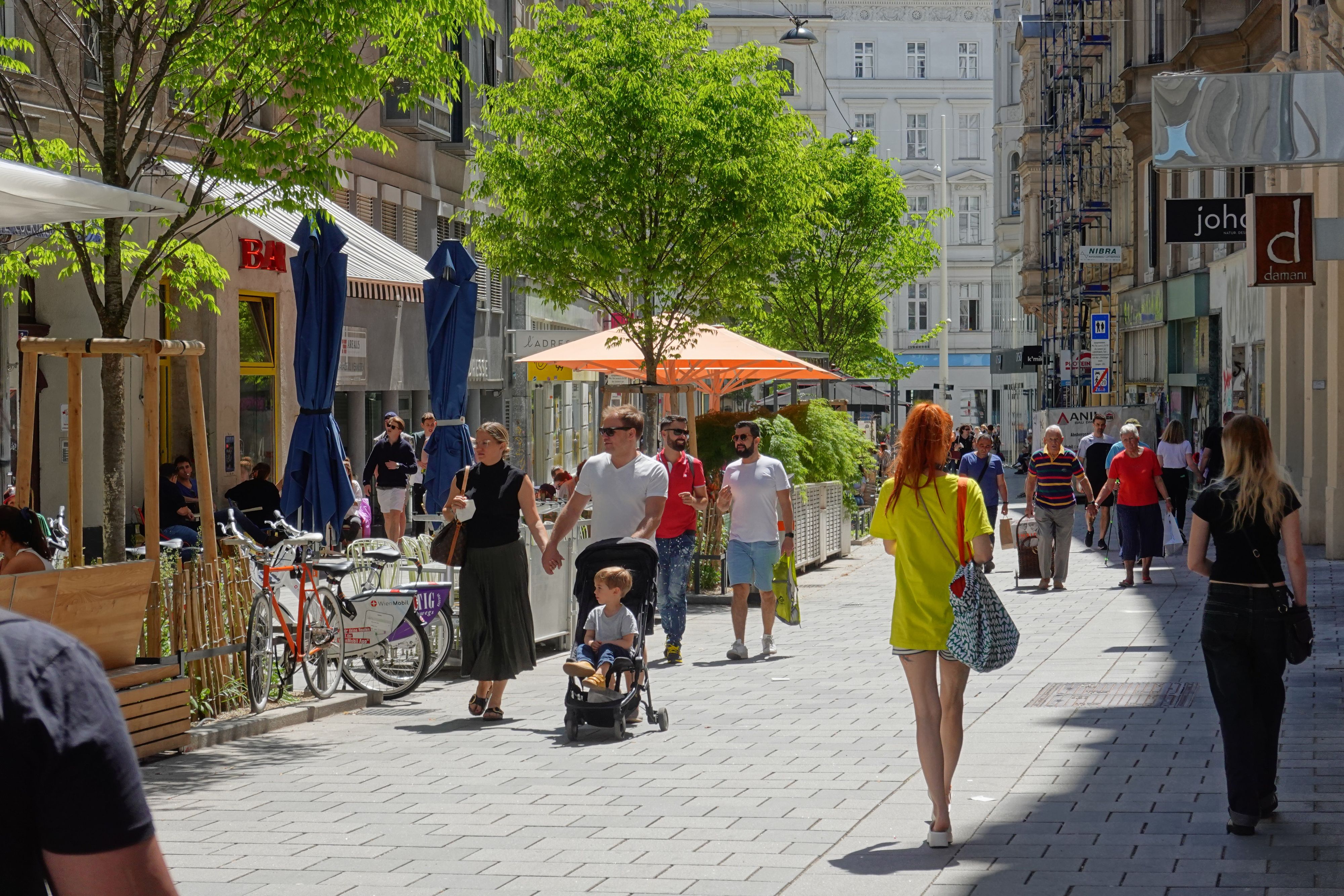 Keine Sommerruhe: Plötzlich steigen die Coronazahlen in Österreich wieder stark an.