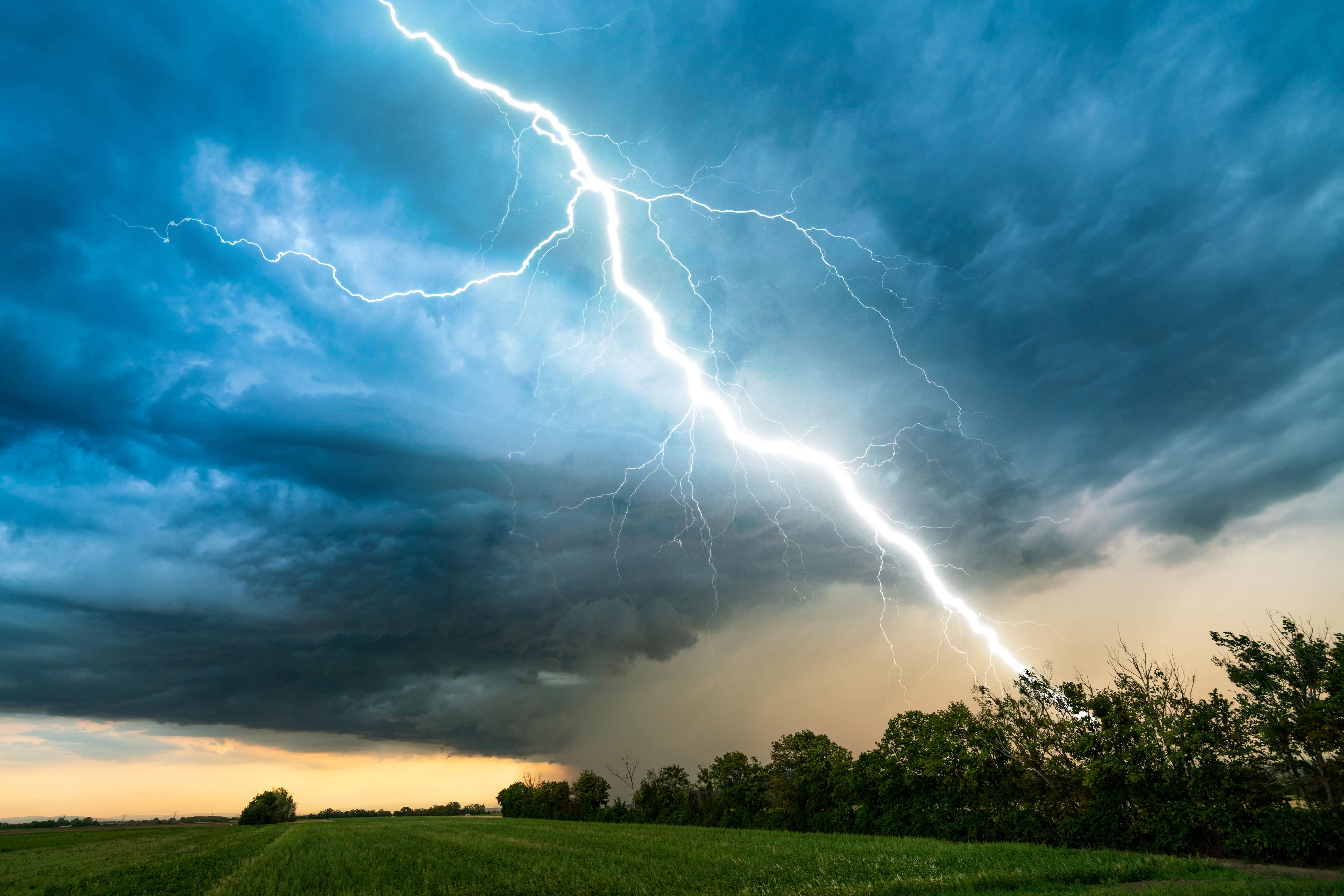 In der Sommerhitze bilden sich immer wieder kräftige Gewitter in Österreich.