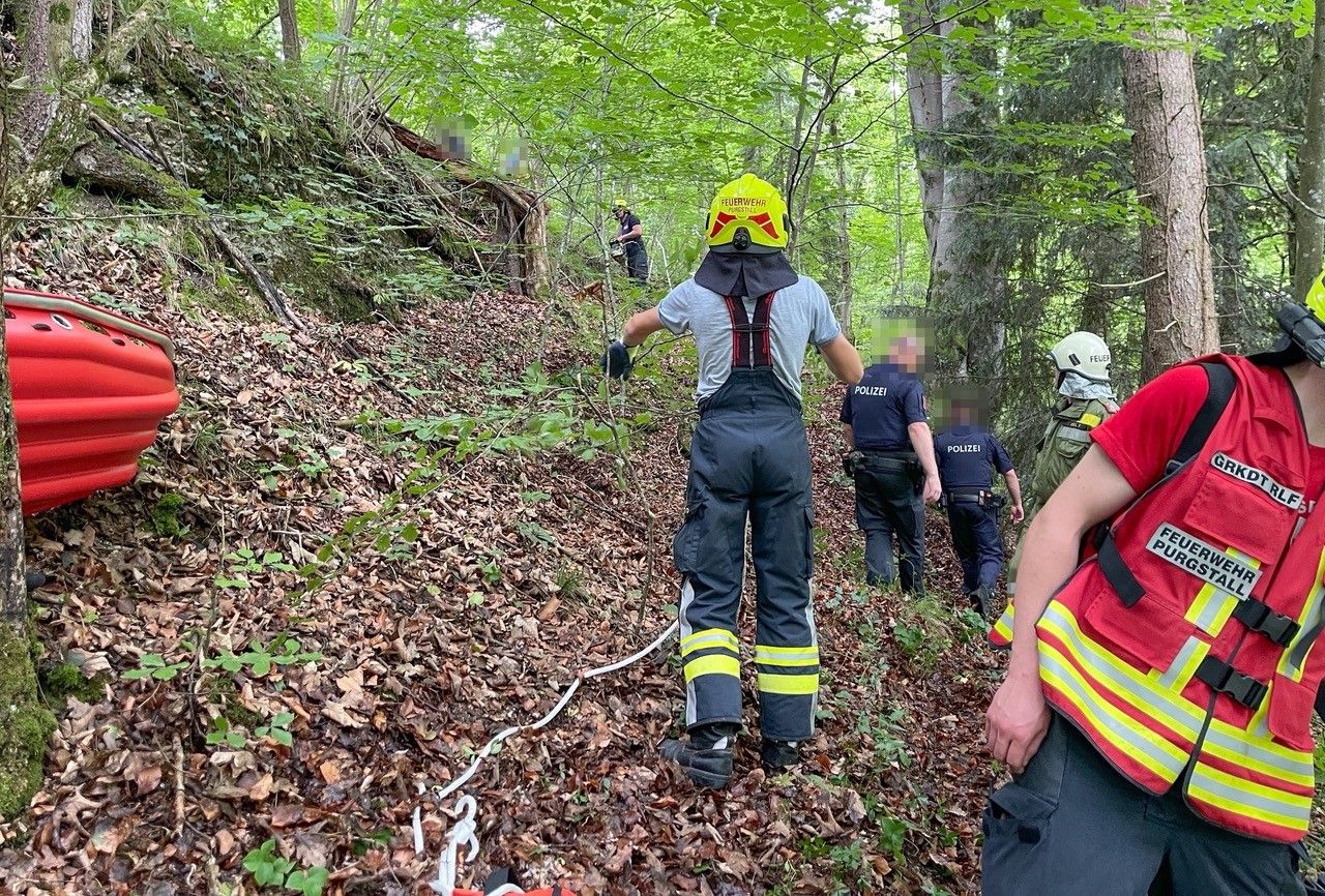 Die Einsatzkräfte vor Ort.