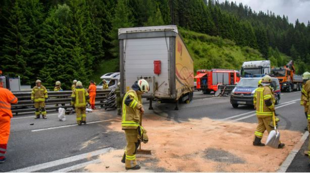 Brenner-Autobahn Nach LKW-Unfall Richtung Süden Gesperrt | Heute.at