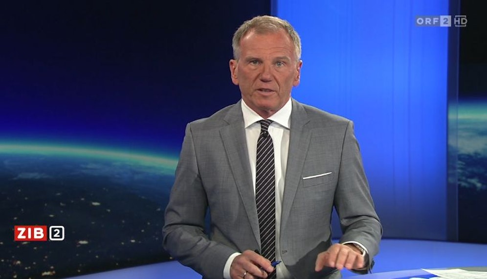 Armin Wolf in seiner Paraderolle als ZIB2-Moderator. Betrüger machen sich nun seine Bekanntheit zu nutze.
