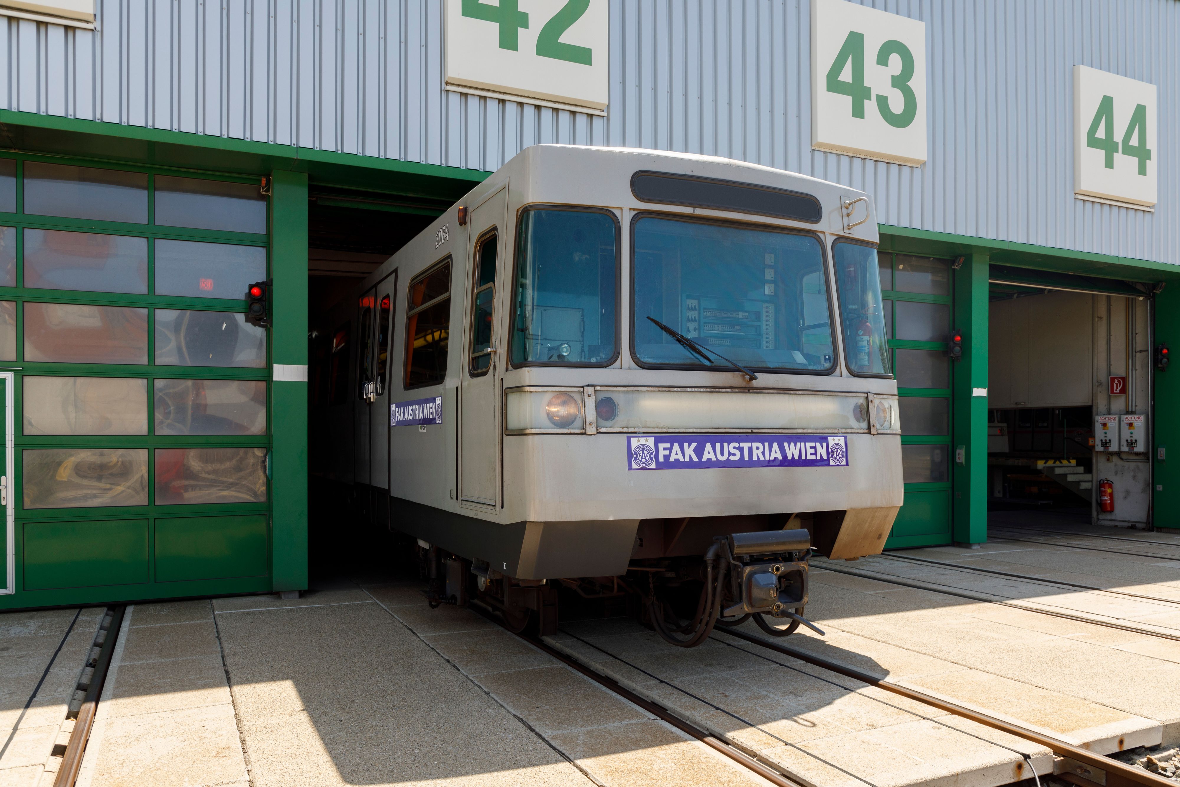 Die U-Bahnen werden extra für die Fans zur Verfügung gestellt und halten nicht in den einzelnen Stationen an.