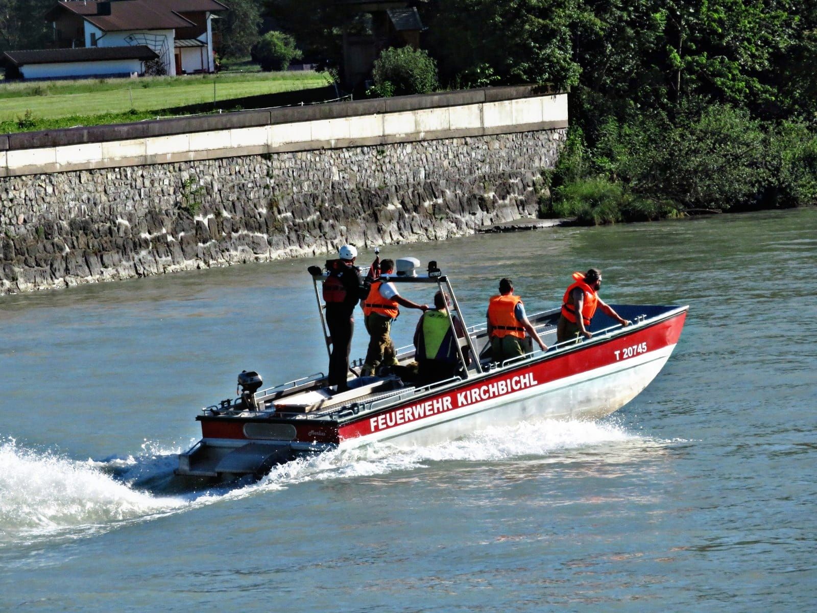Die Feuerwehr Kirchbichl und&nbsp;die Wasserrettung von Kramsach suchen nach dem 19-jährigen Vermissten.