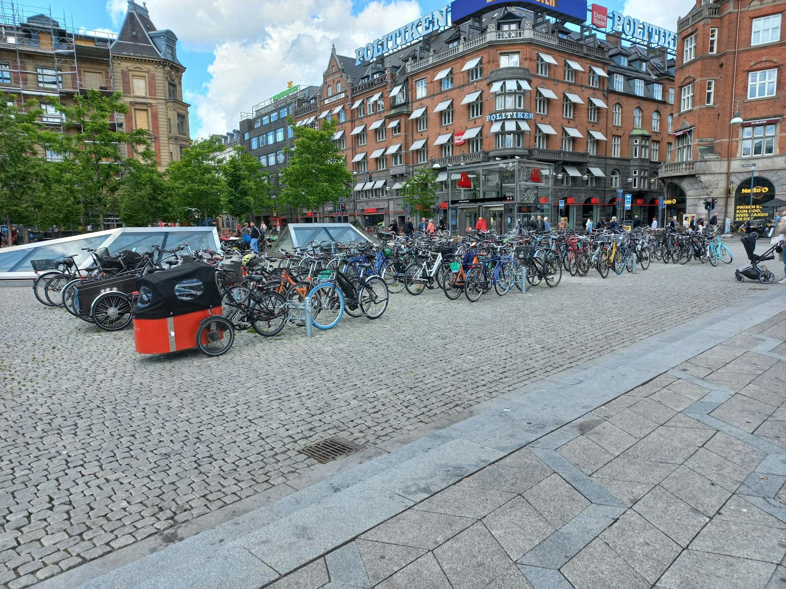 Fahrräder spielen in Kopenhagen eine zentrale Rolle. Laut Schätzungen gibt es in der Stadt rund 560.000 Stück