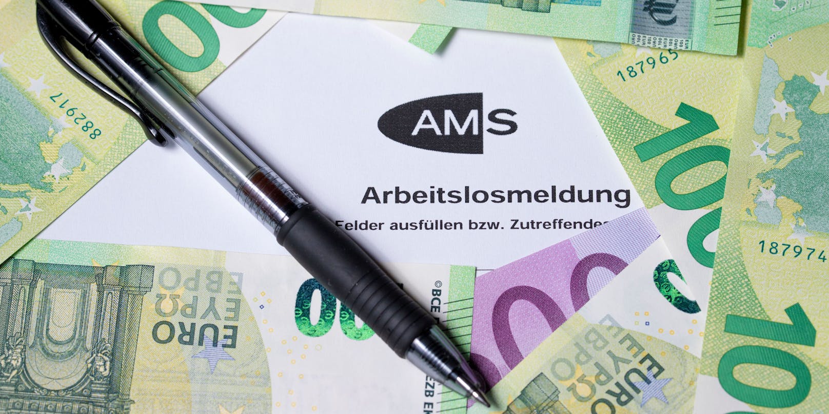 AMS-Kunden und Mindestpensionisten bekommen einen neuen 300-Euro-Bonus.