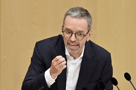 FPÖ-Chef Herbert Kickl spricht Klartext.