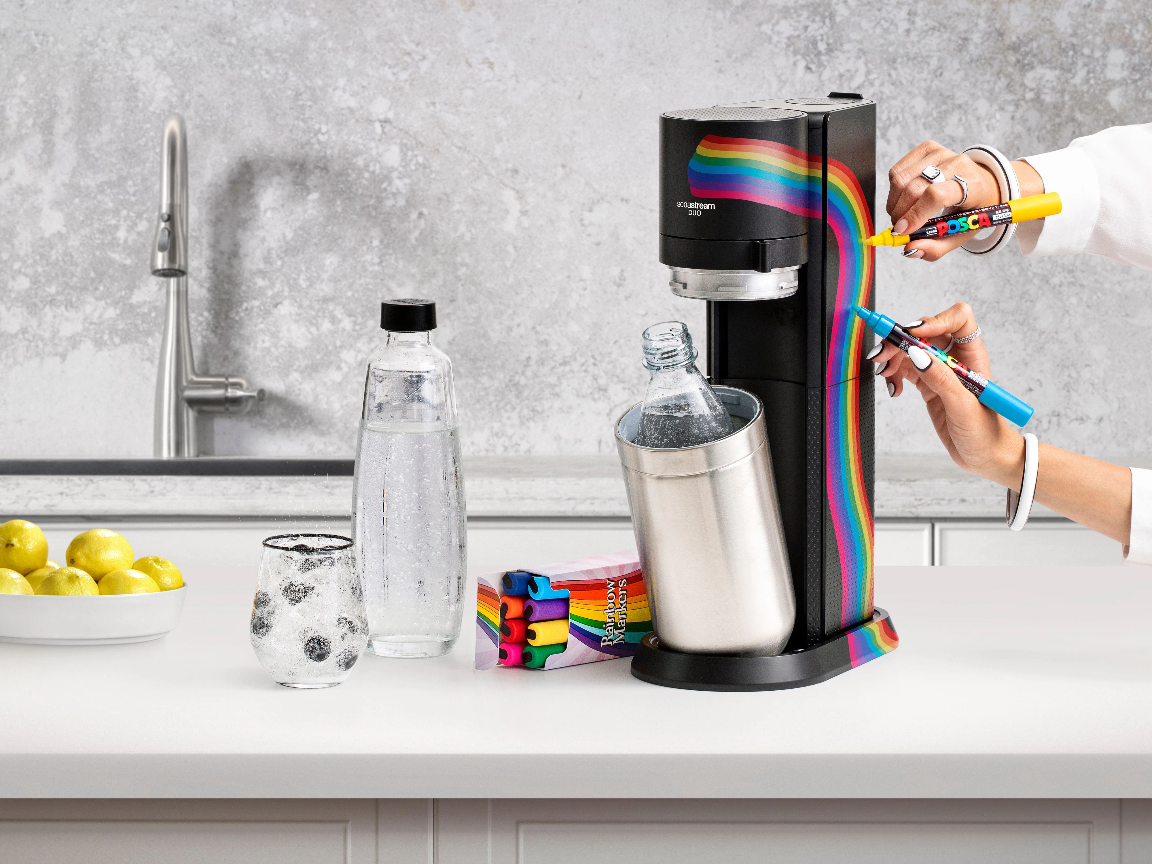 SodaStream DUO Wassersprudler-Set Pride-Edition "Set All Your Colours Free"