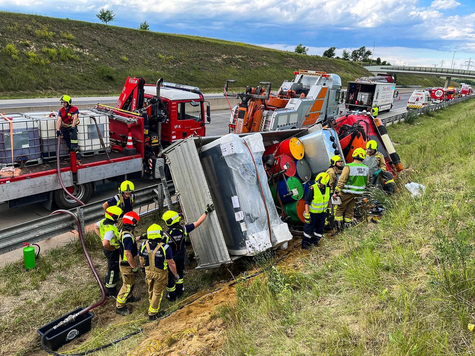 Bilder vom Einsatz der Feuerwehr.