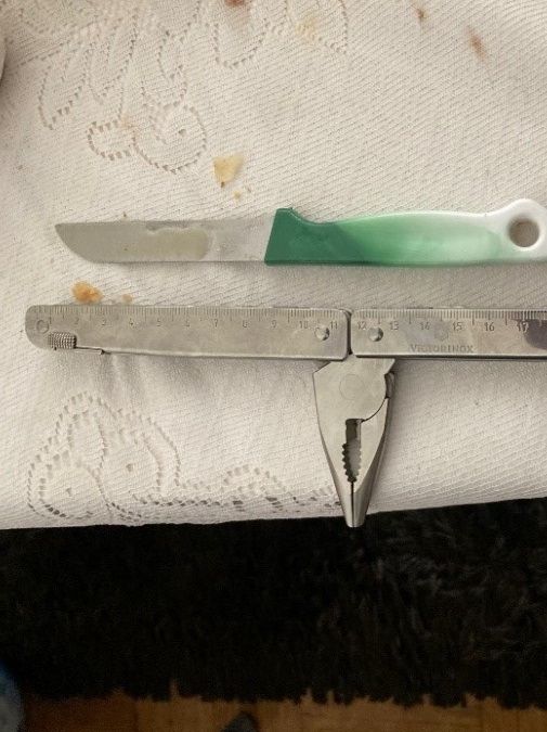 Mit diesem Gemüsemesser soll ein 40-Jähriger seinen Nachbarn bedroht haben.