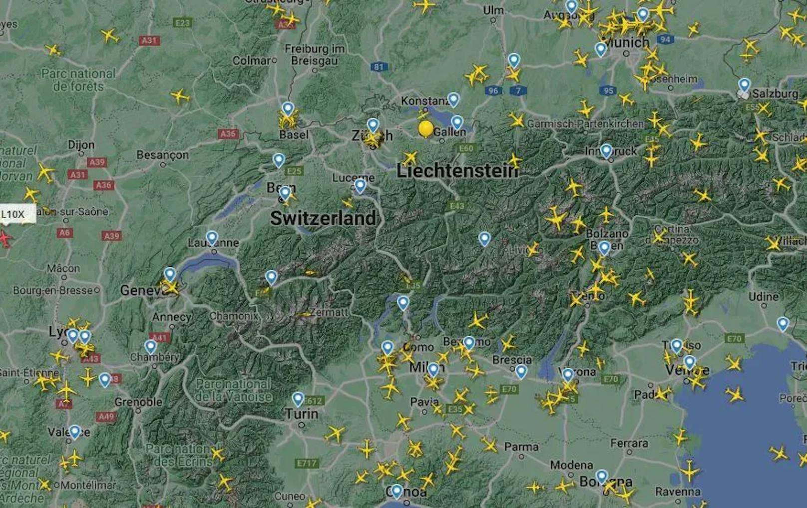 Flugzeuge dürfen derzeit nicht über die Schweiz fliegen.