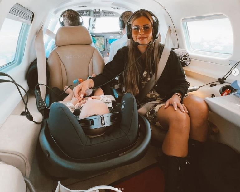 Fans kritisieren Sarah Engels für dieses Foto.