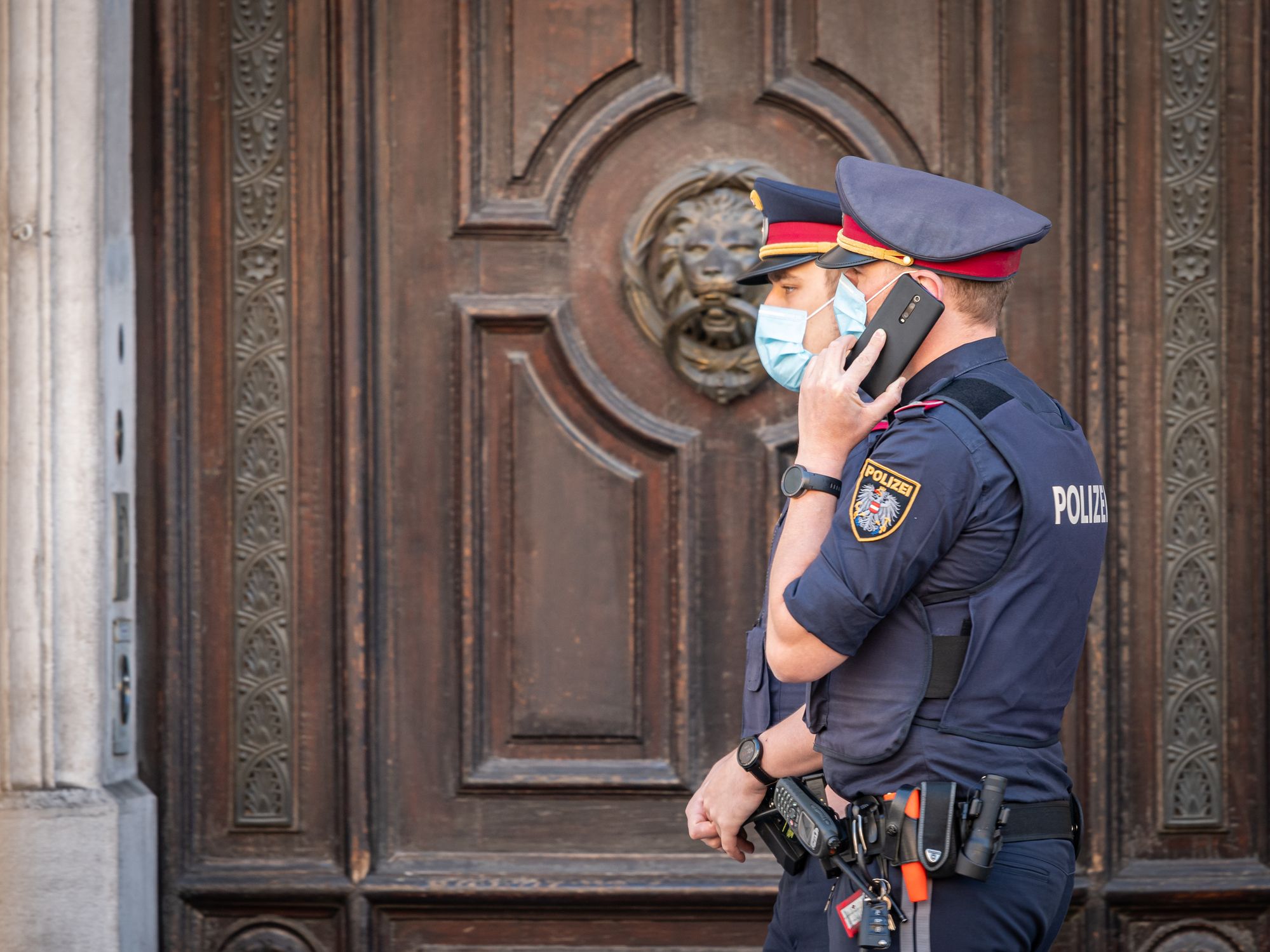 Die Polizei warnt vor einer neuen Masche, bei angebliche Polizisten über Telefon Geld fordern. (SYMBOLFOTO)