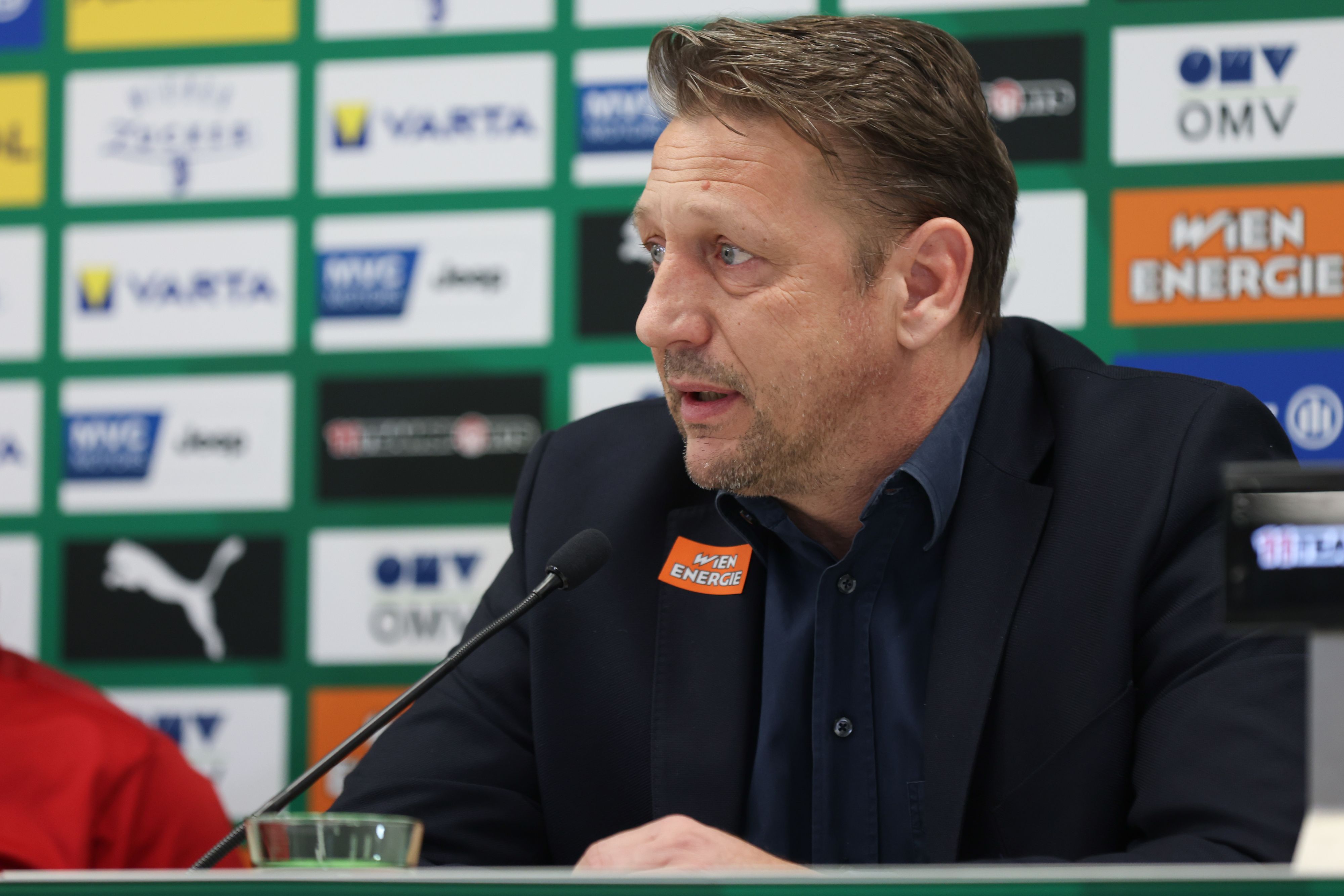 Sportdirektor Zoki Barisic hat derzeit alle Hände voll zu tun