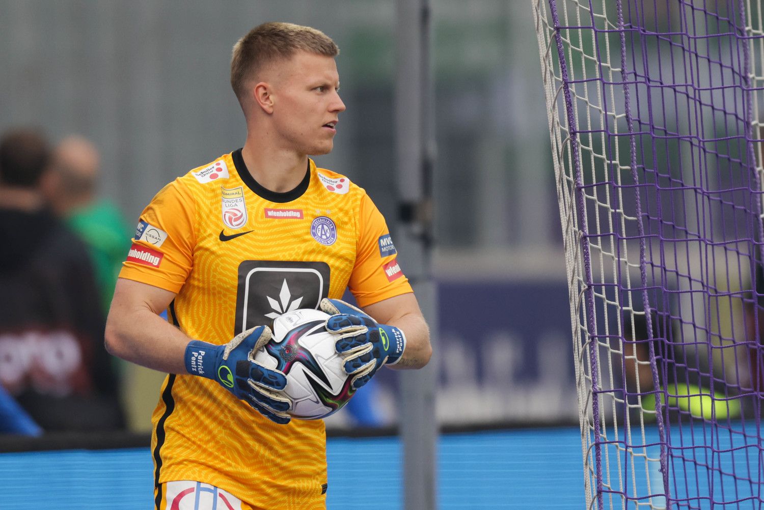 Patrick Pentz verabschiedet sich von der Wiener Austria. 