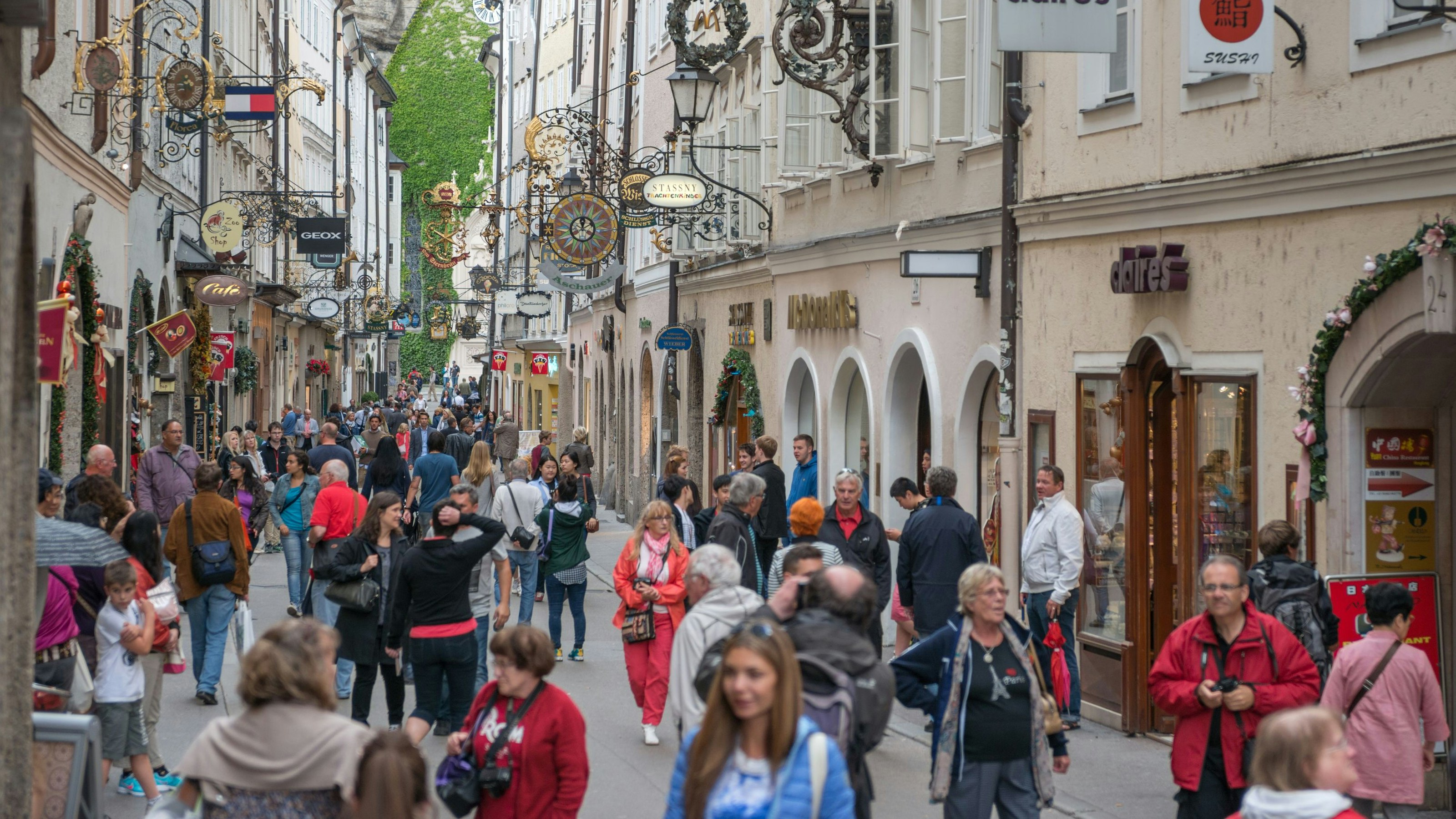 Salzburg steht am Beginn einer sommerlichen Corona-Welle.