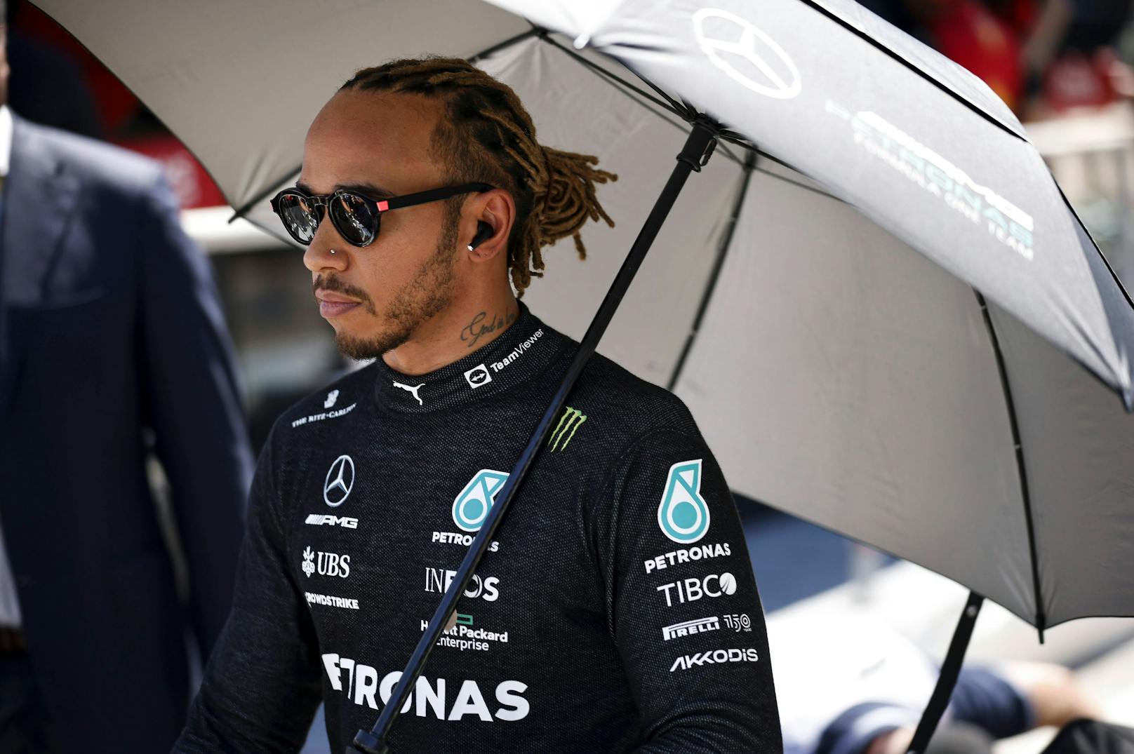 Mercedes-Pilot Lewis Hamilton beklagte sich bereits während des Rennens von Baku am Funk. 