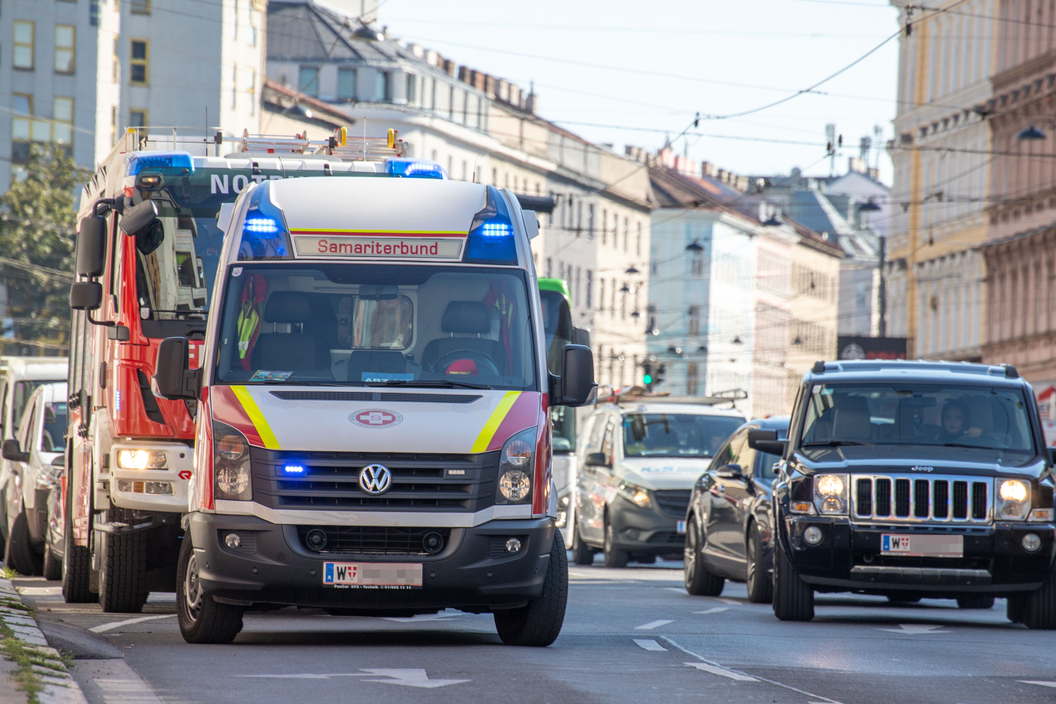 Die Spritpreise machen den Rettungsdiensten schwer zu schaffen.