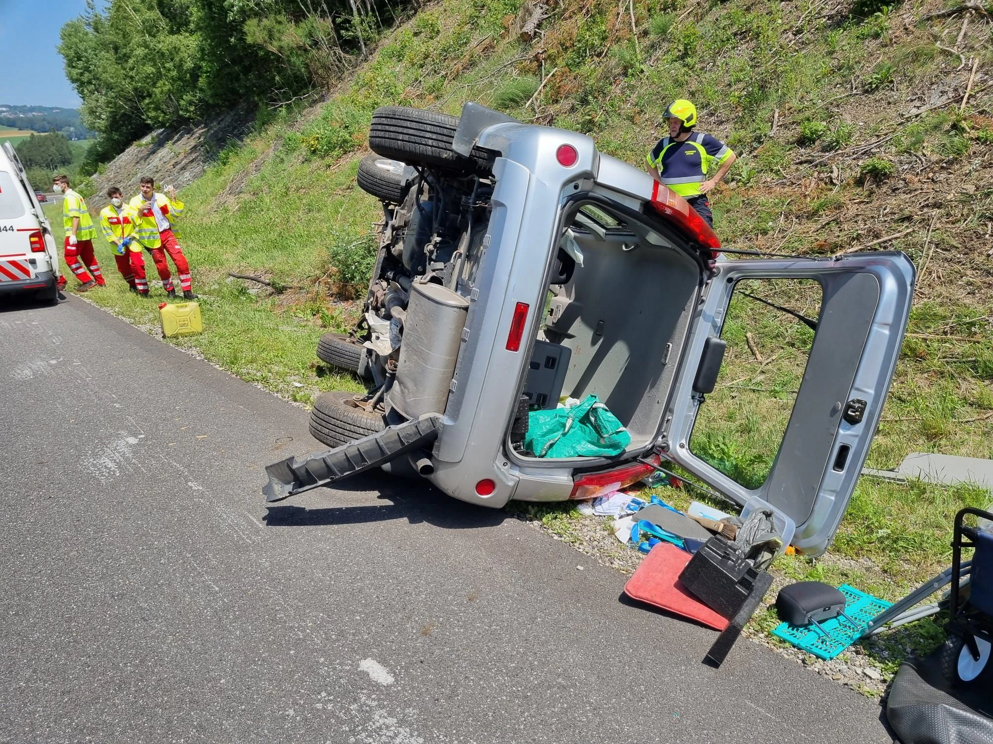 Schwerer Unfall auf der A2: Pkw überschlug sich