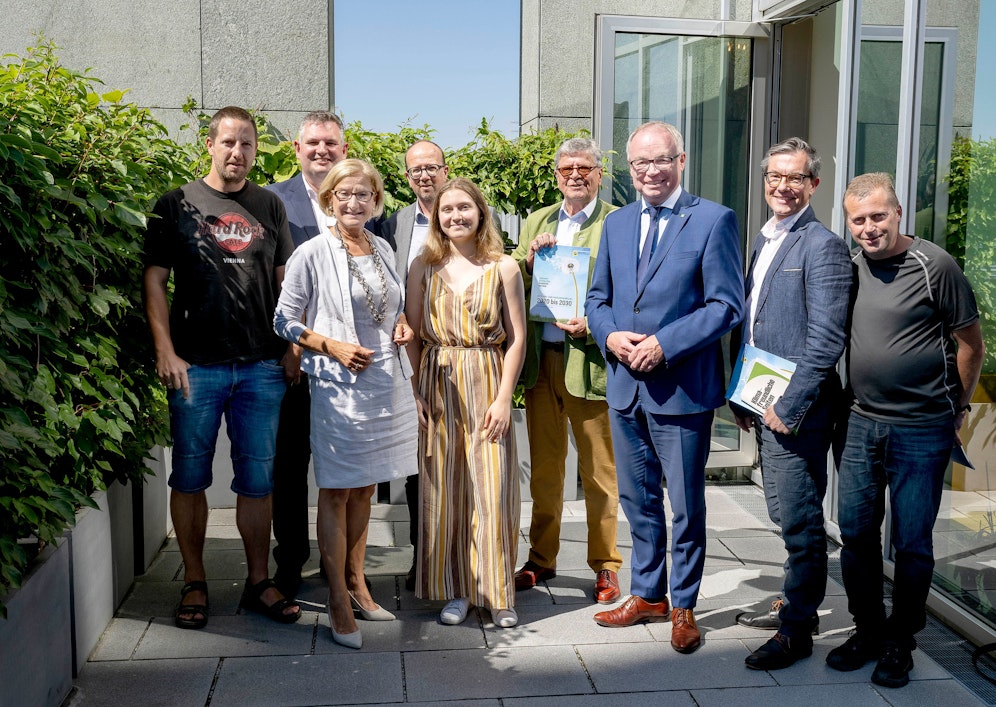 Trafen sich zum Arbeitsgespräch: Florian Nödl, Wolfgang Dörner, Landeshauptfrau Johanna Mikl-Leitner, Werner Fischer, Maria Prem, Walter Hutterer, LH-Stellvertreter Stephan Pernkopf, Leopold Liebl und Helmut Schmutzer.