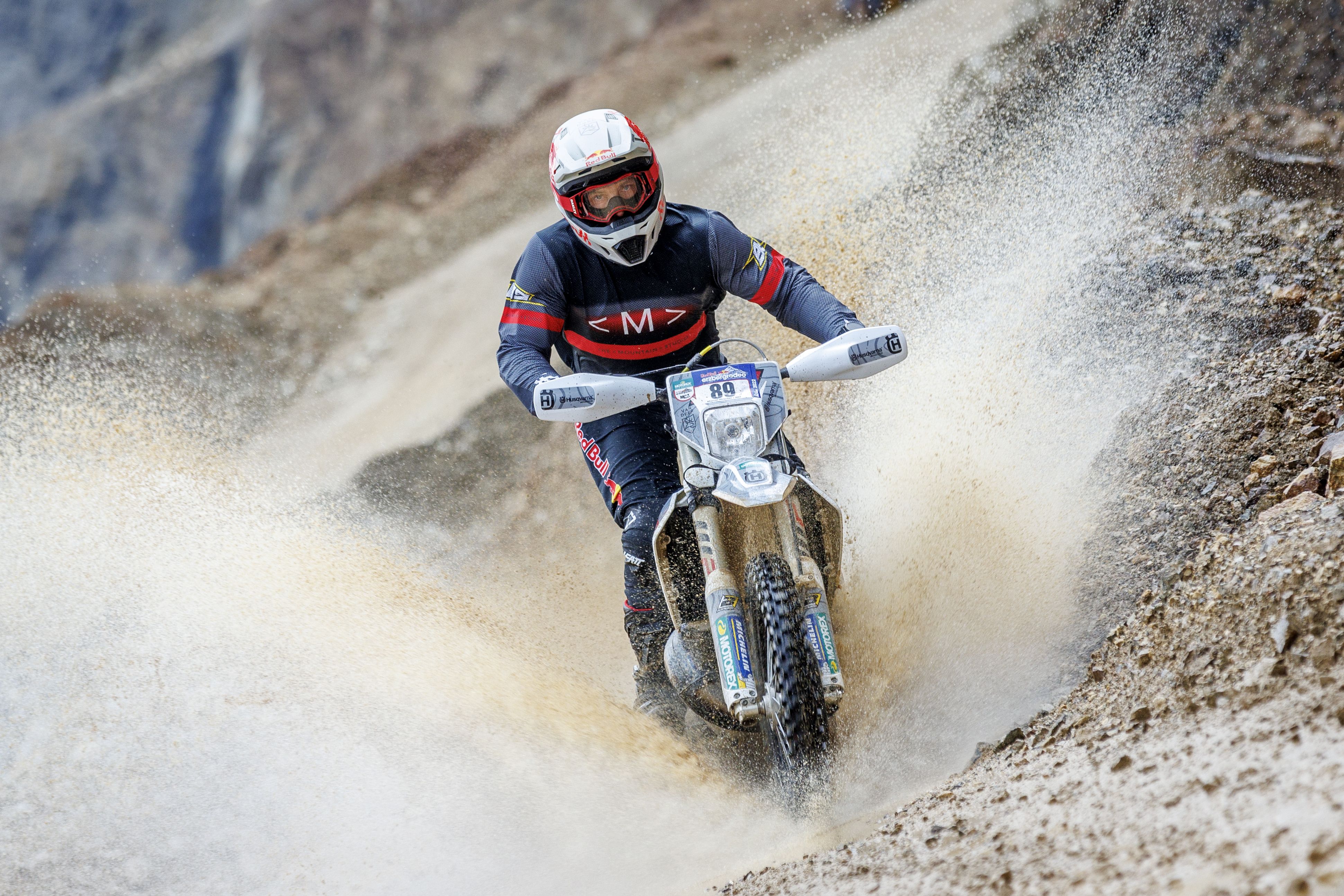 Marcel Hirscher hat den Prolog des Erzberg Rodeos absolviert. 