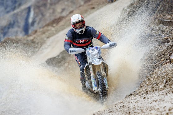 Marcel Hirscher hat den Prolog des Erzberg Rodeos absolviert.
