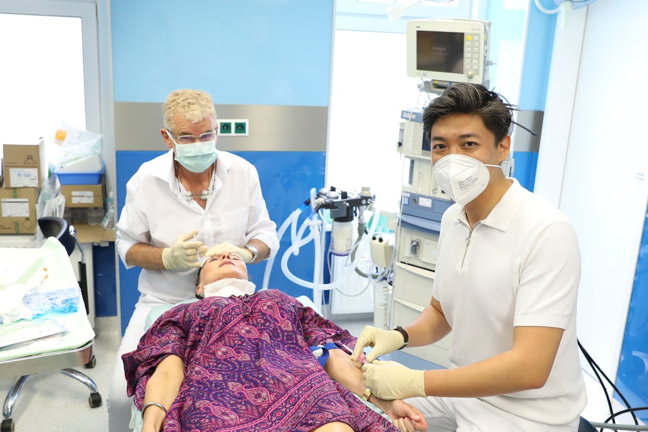 Heute.at - Ohrläppchen, Gesicht – Mausi lässt sich glattspritzen