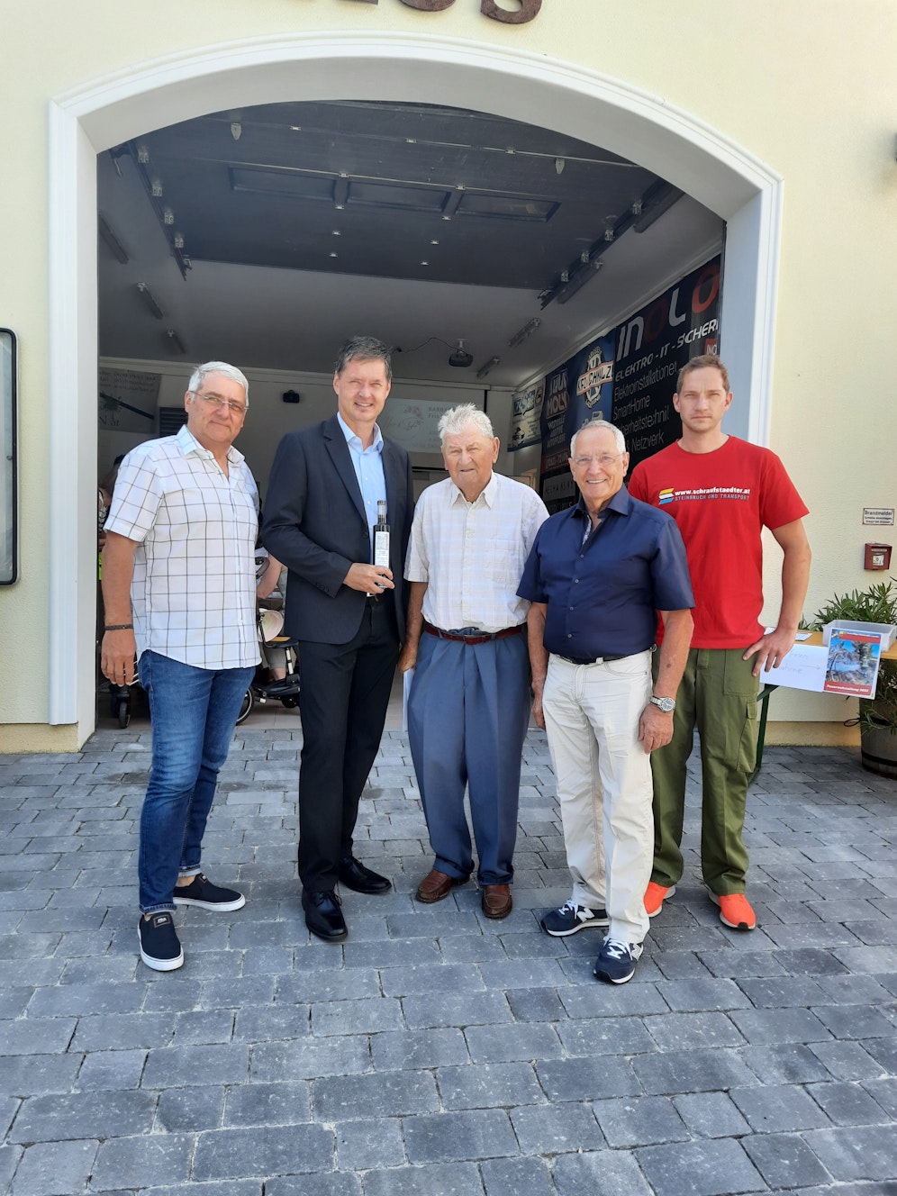 Famos: Julius Vamosi (Mitte) ist seit 1. Juli 1945 bei der Feuerwehr.