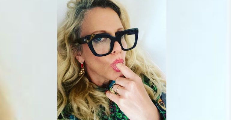 Moderatorin Barbara Schöneberger trägt neuerdings eine Brille.