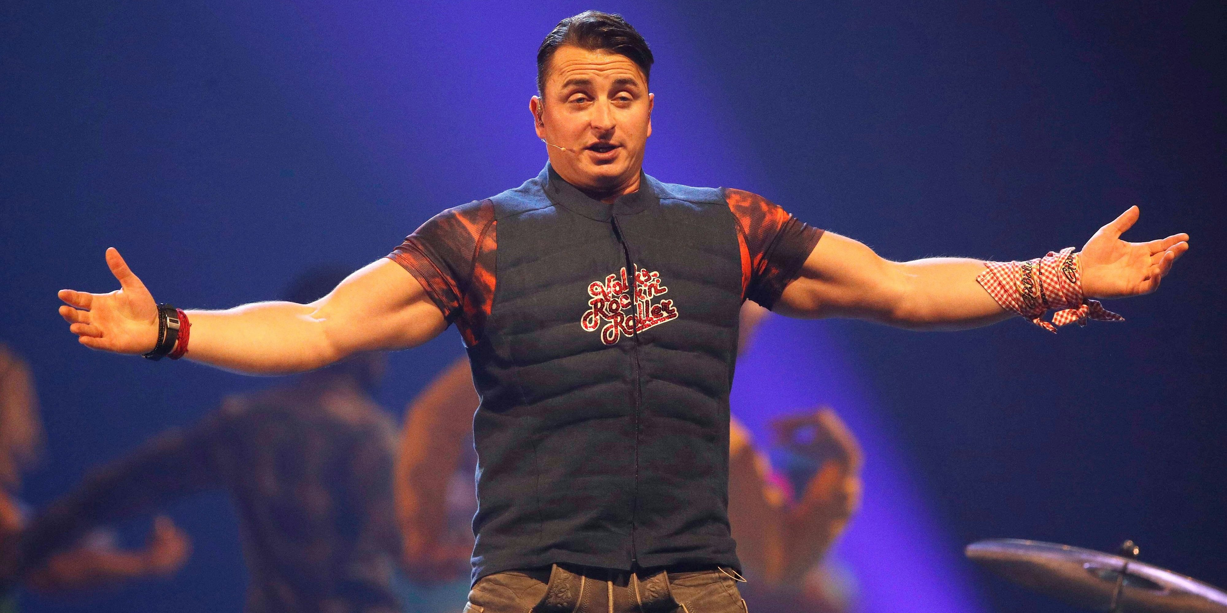 Schlagerstar Andreas Gabalier plaudert aus dem Nähkästchen.