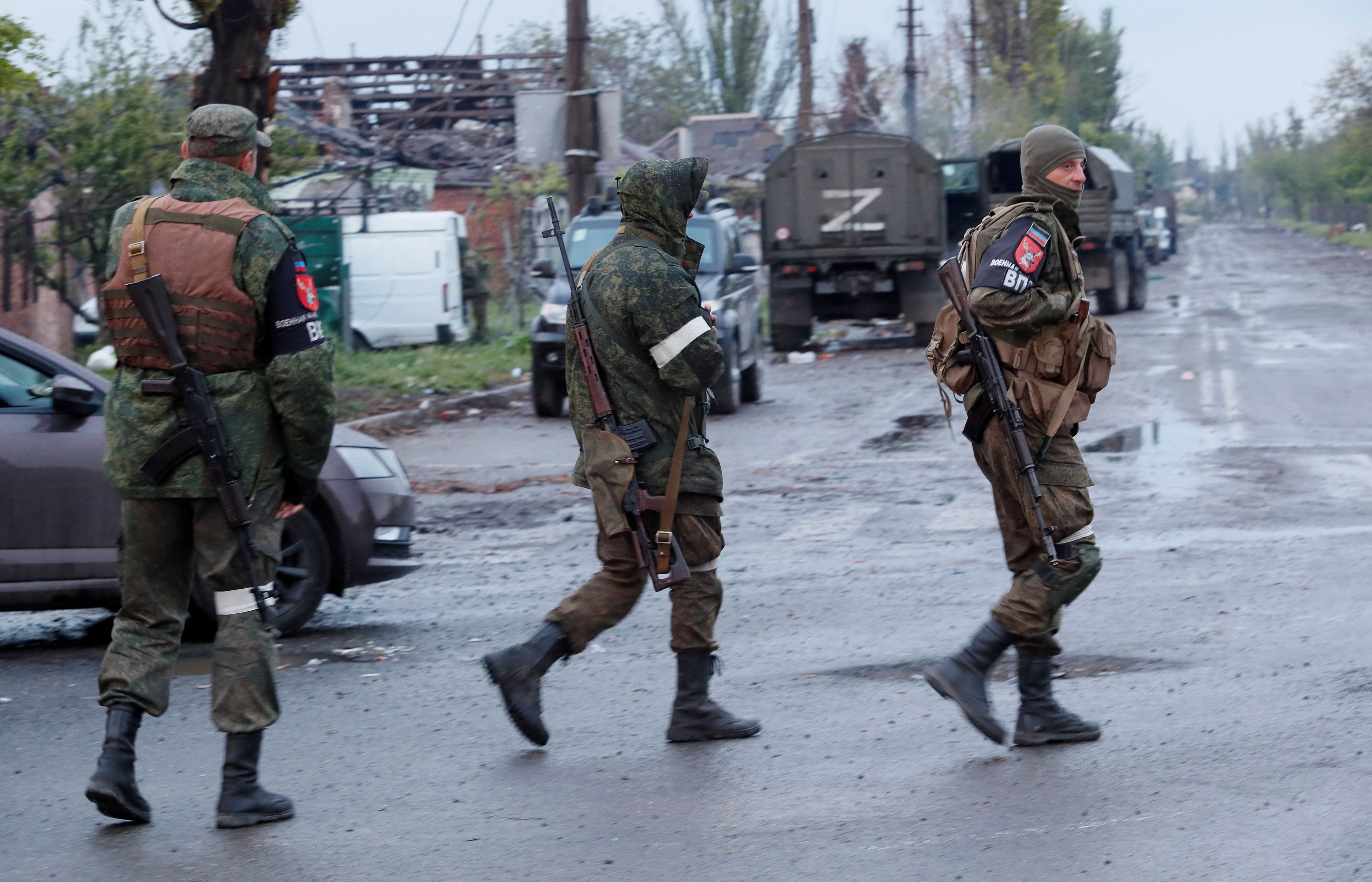Pro-russische Truppen in Mariupol.