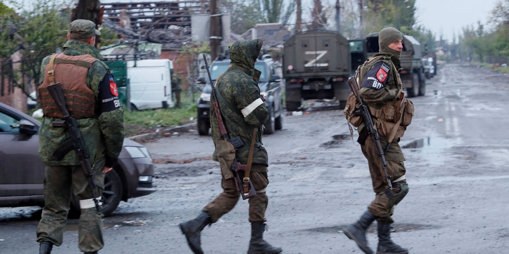 Pro-russische Truppen in Mariupol.