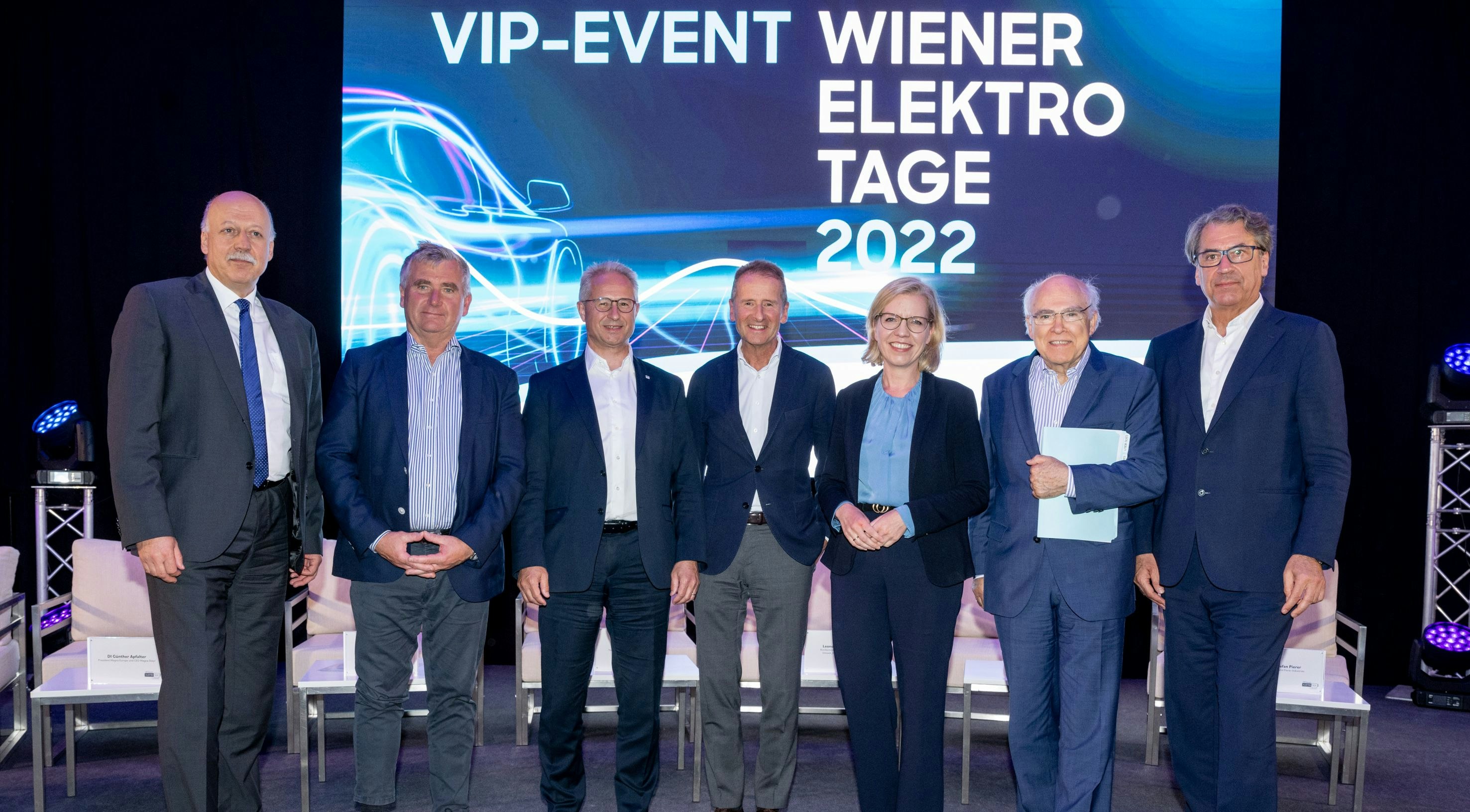 Von links nach rechts: Christian Nusser,&nbsp;Günther Apfalter,&nbsp;Alfred Stern,&nbsp;Herbert Diess,&nbsp;Leonore Gewessler,&nbsp;Helmut List,&nbsp;Stefan Pierer