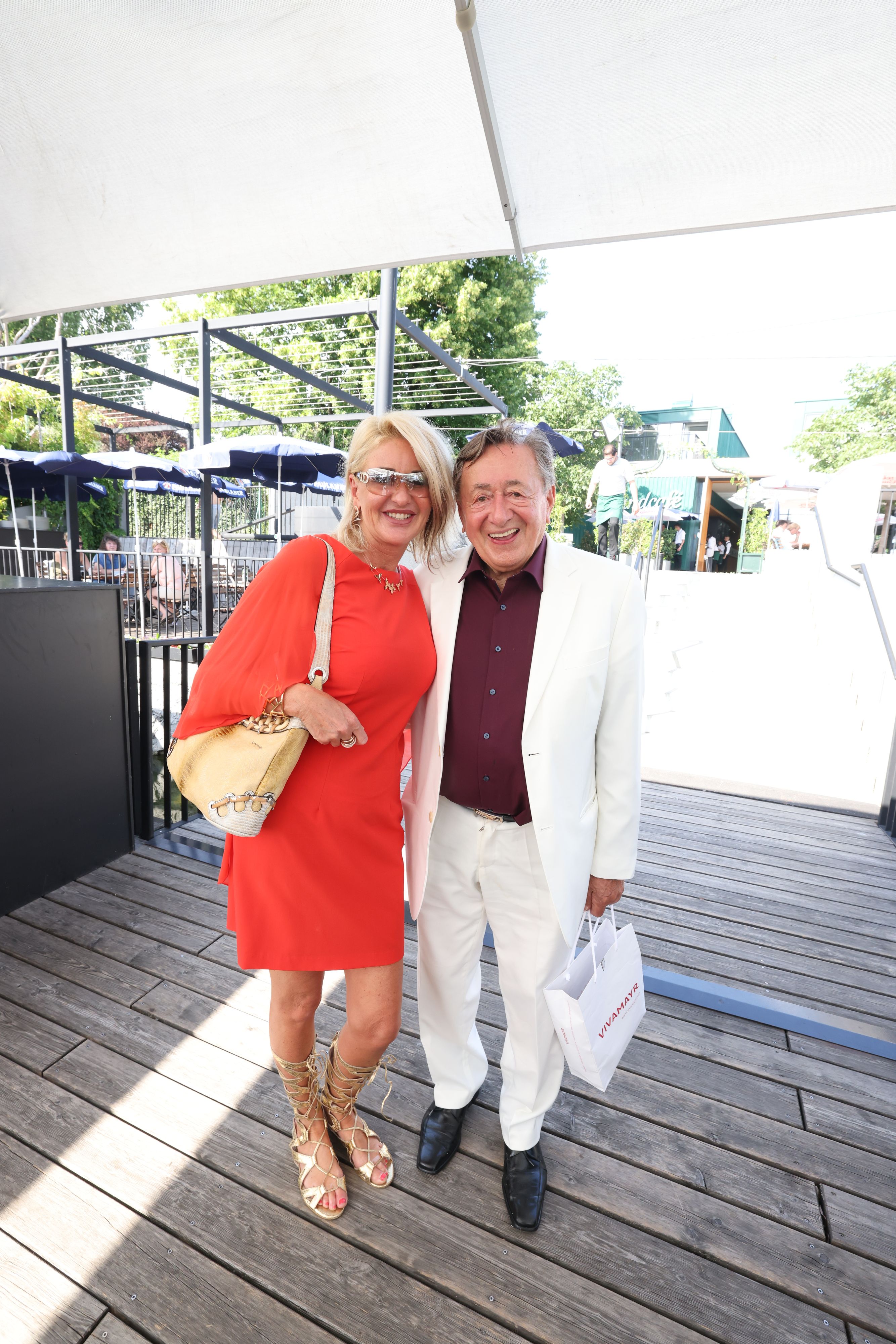 Richard Lugner tauchte mit Zebra auf dem Geburtstag von Ex-Mausi auf