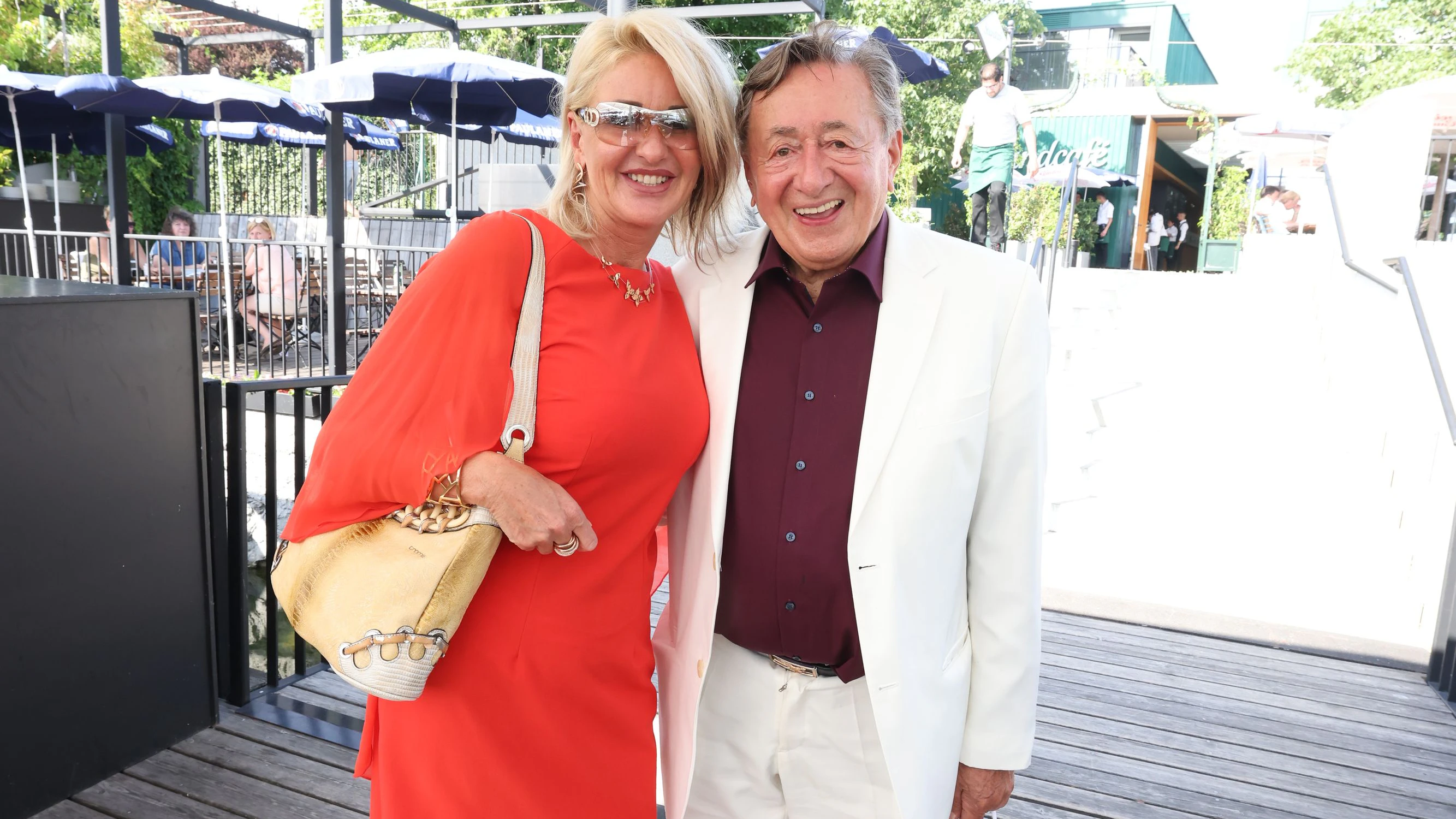 Richard Lugner tauchte mit Zebra auf dem Geburtstag von Ex-Mausi auf