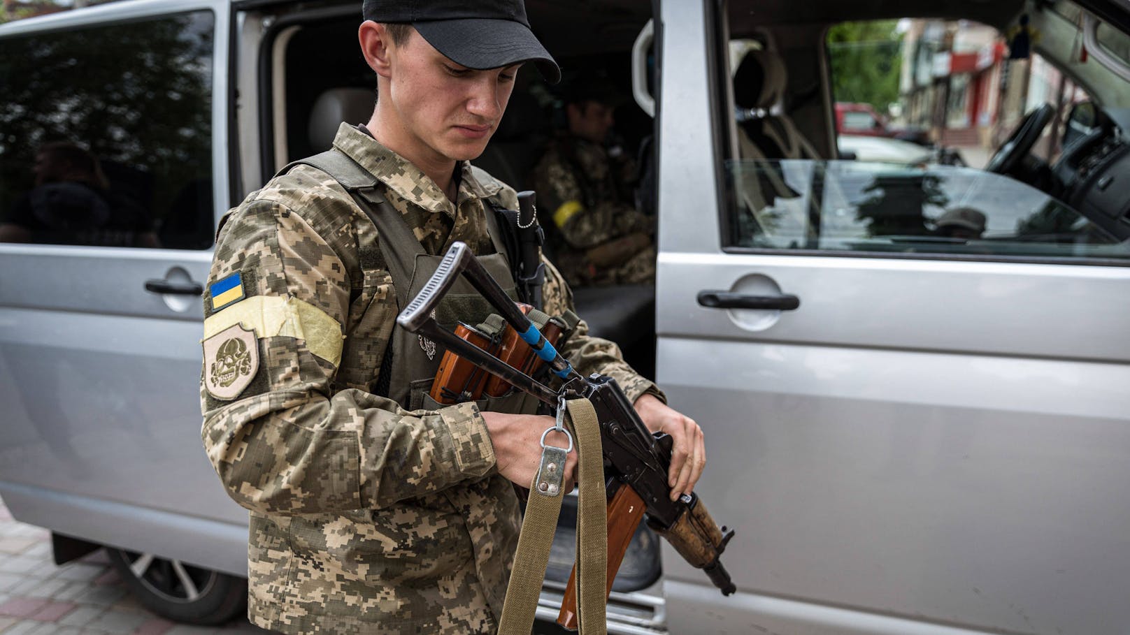 Eine niedrige einstellige Anzahl an Österreichern soll derzeit an Seite der Ukraine kämpfen, so der heimische Staatsschutz. (Symbolbild)