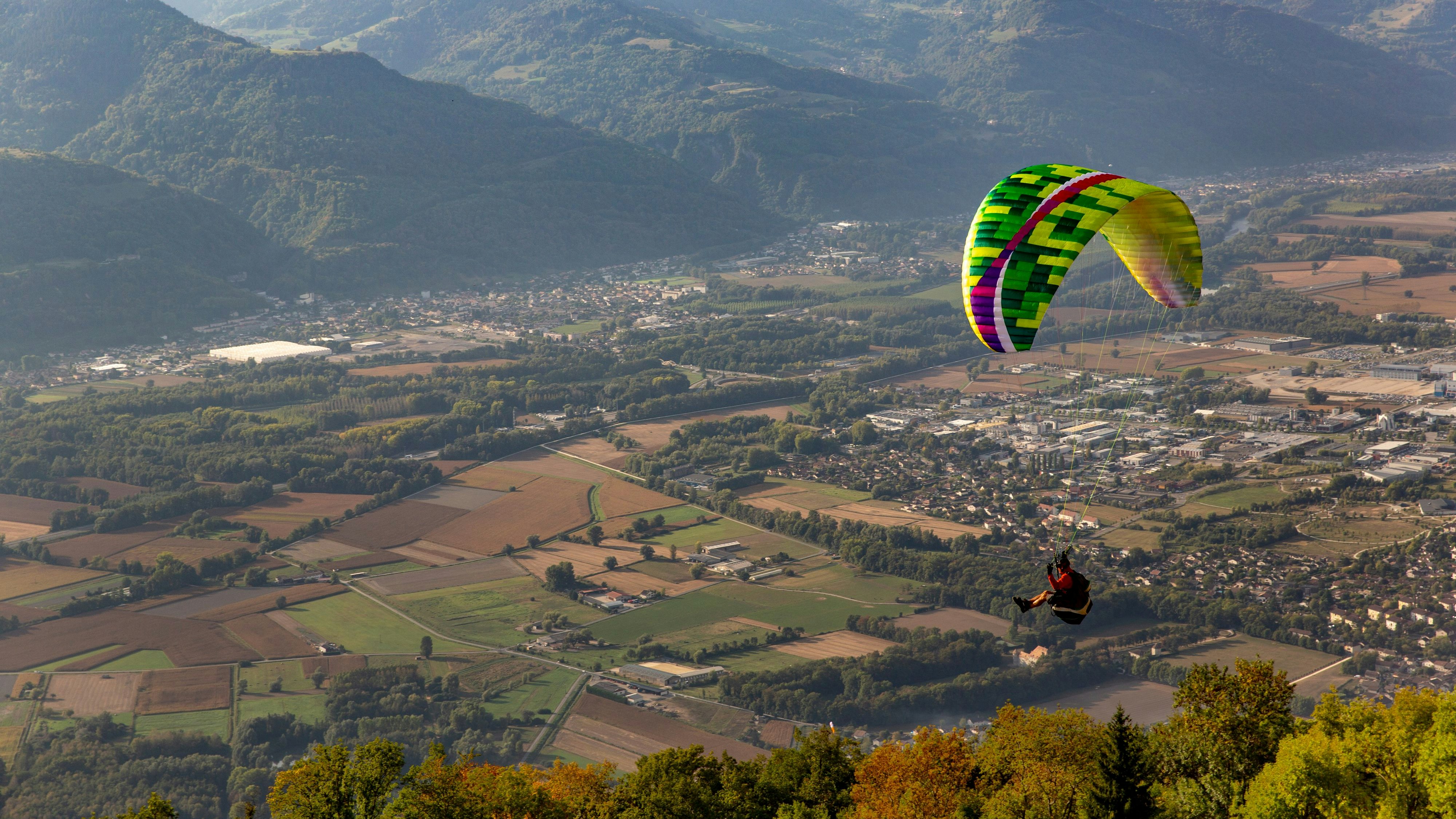 In Kärnten kam es am Sonntag zu einem tödlichen Unfall mit einem Paragleiter (Symbolbild).