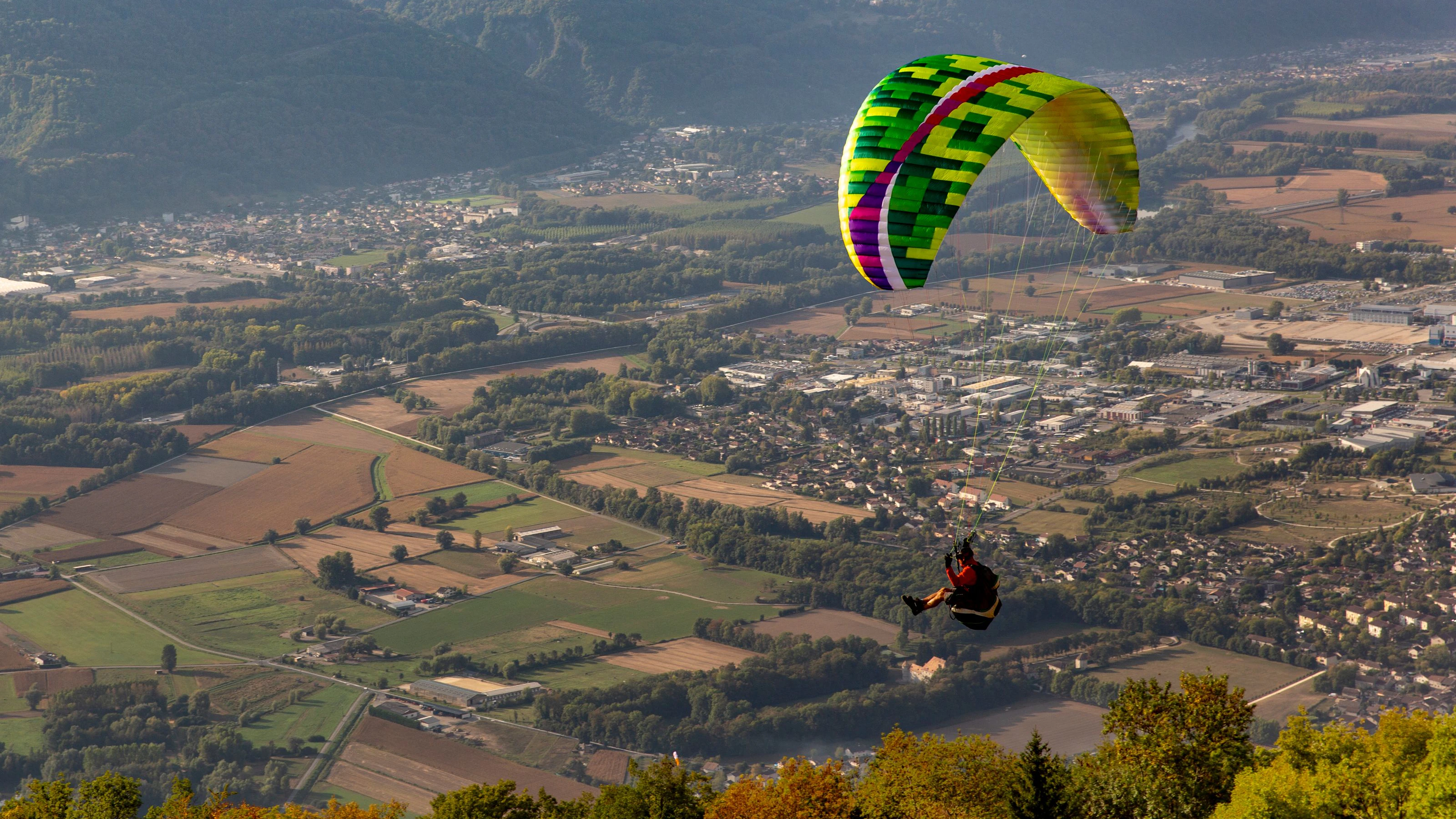 In Kärnten kam es am Sonntag zu einem tödlichen Unfall mit einem Paragleiter (Symbolbild).