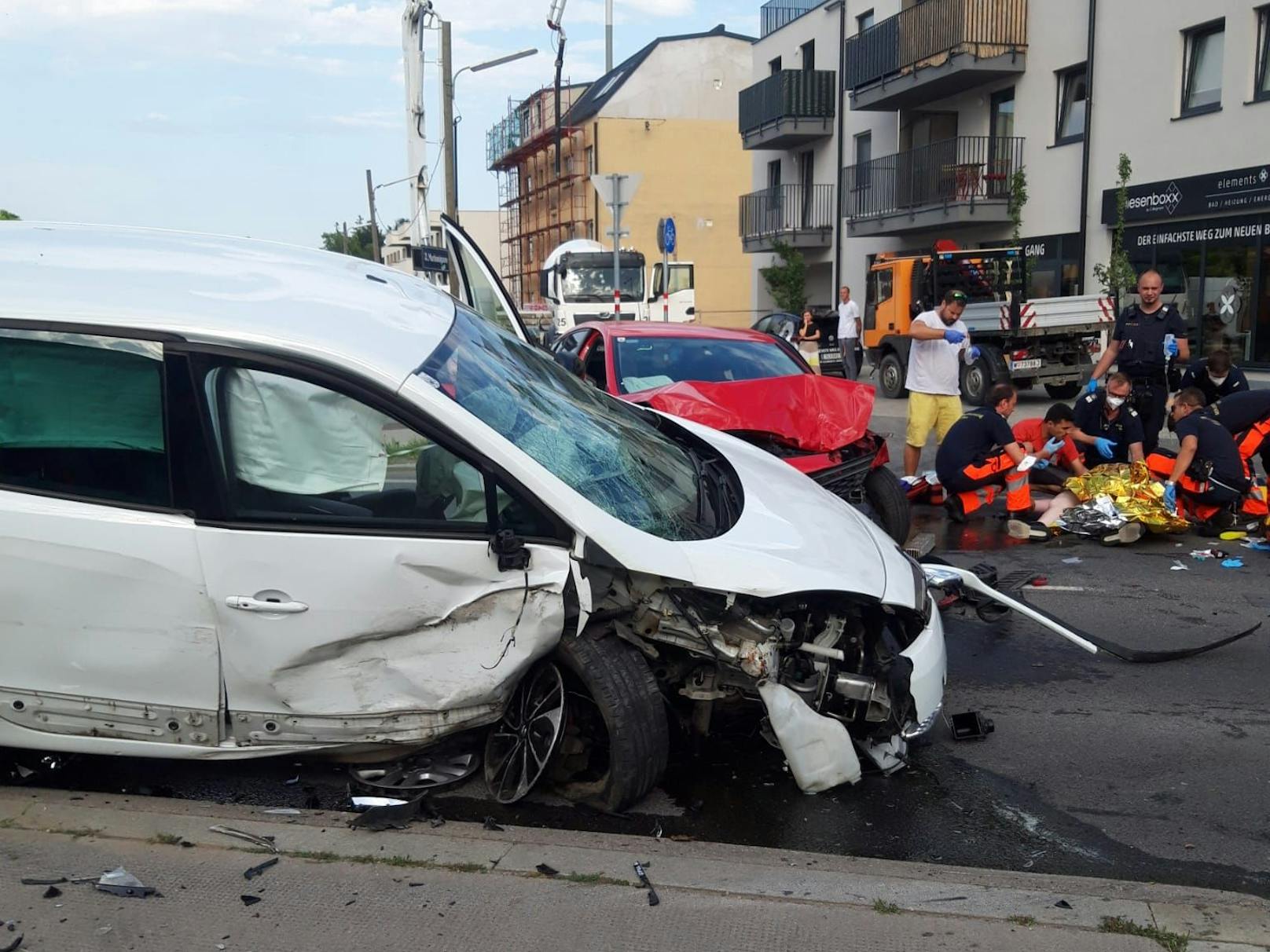 Schwerer Verkehrsunfall in der Brünner Straße in Wien-Floridsdorf