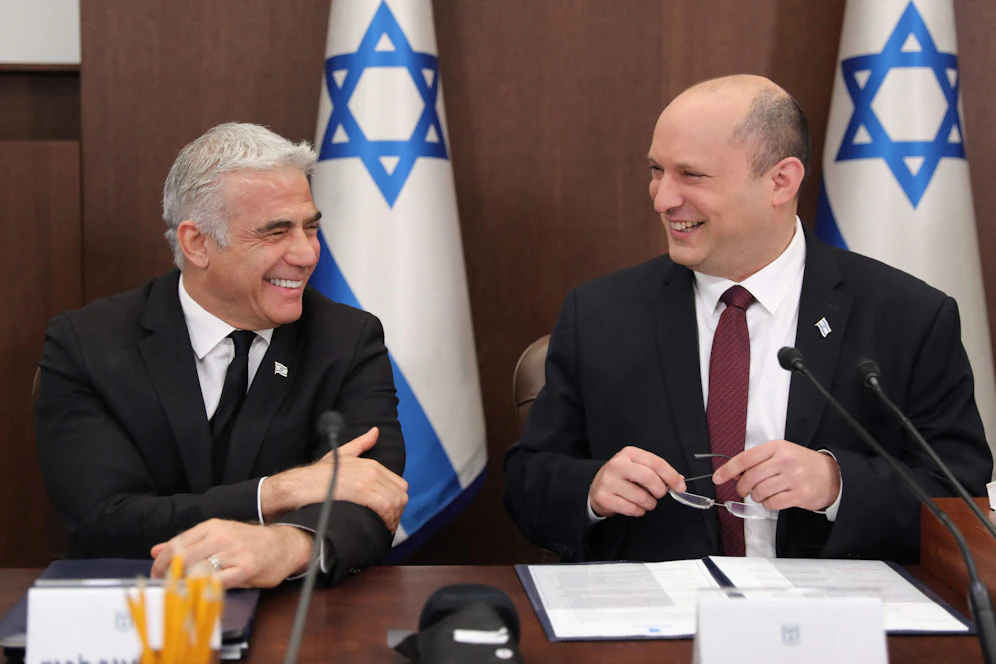 Der isralische Ministerpräsident Naftali Bennett (re.) zusammen mit Außenminister Jair Lapid. Ein Bild aus besseren Zeiten. Nun braucht es Neuwahlen.
