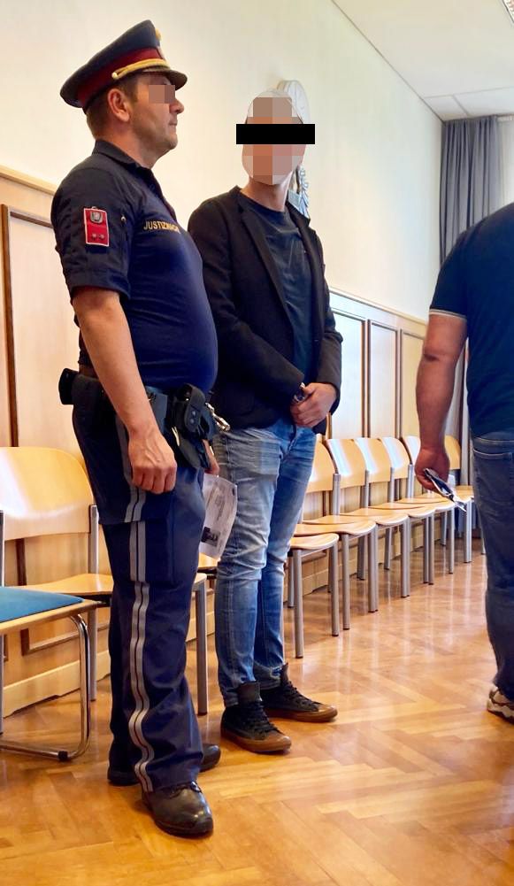 Der angeklagte Trafik-Räuber