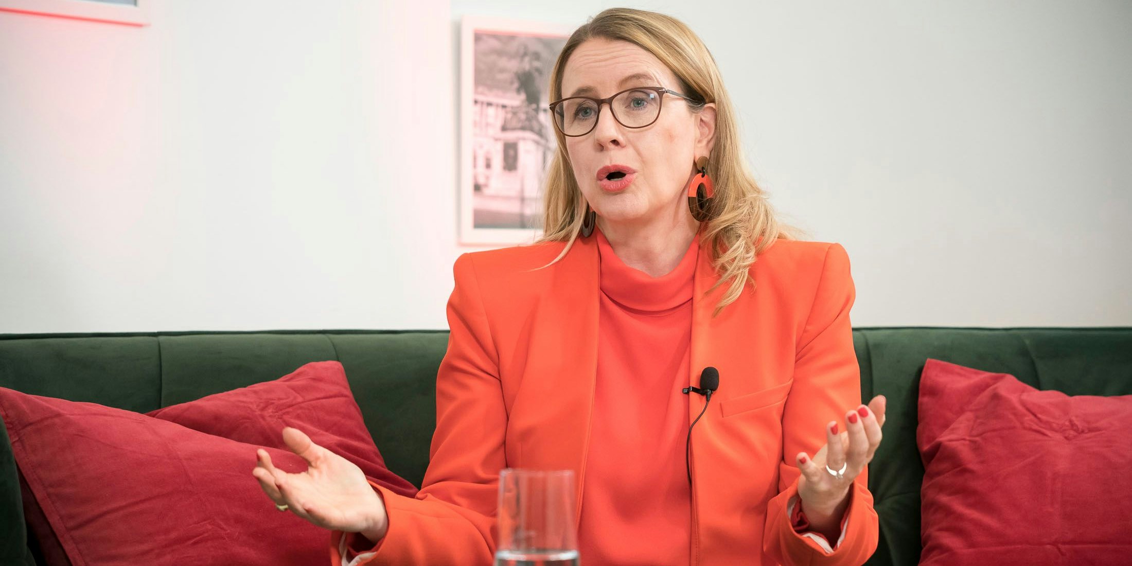 Rücktritt und Ressort-Wechsel würden nun für weitere Verzögerungen sorgen.