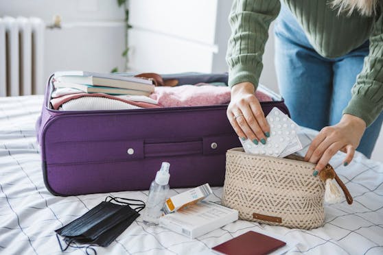 Eine Reiseapotheke gehört in jedes Gepäck. Was drin sein sollte, hängt vom Reiseziel, der Reisedauer und Reiseart ab.