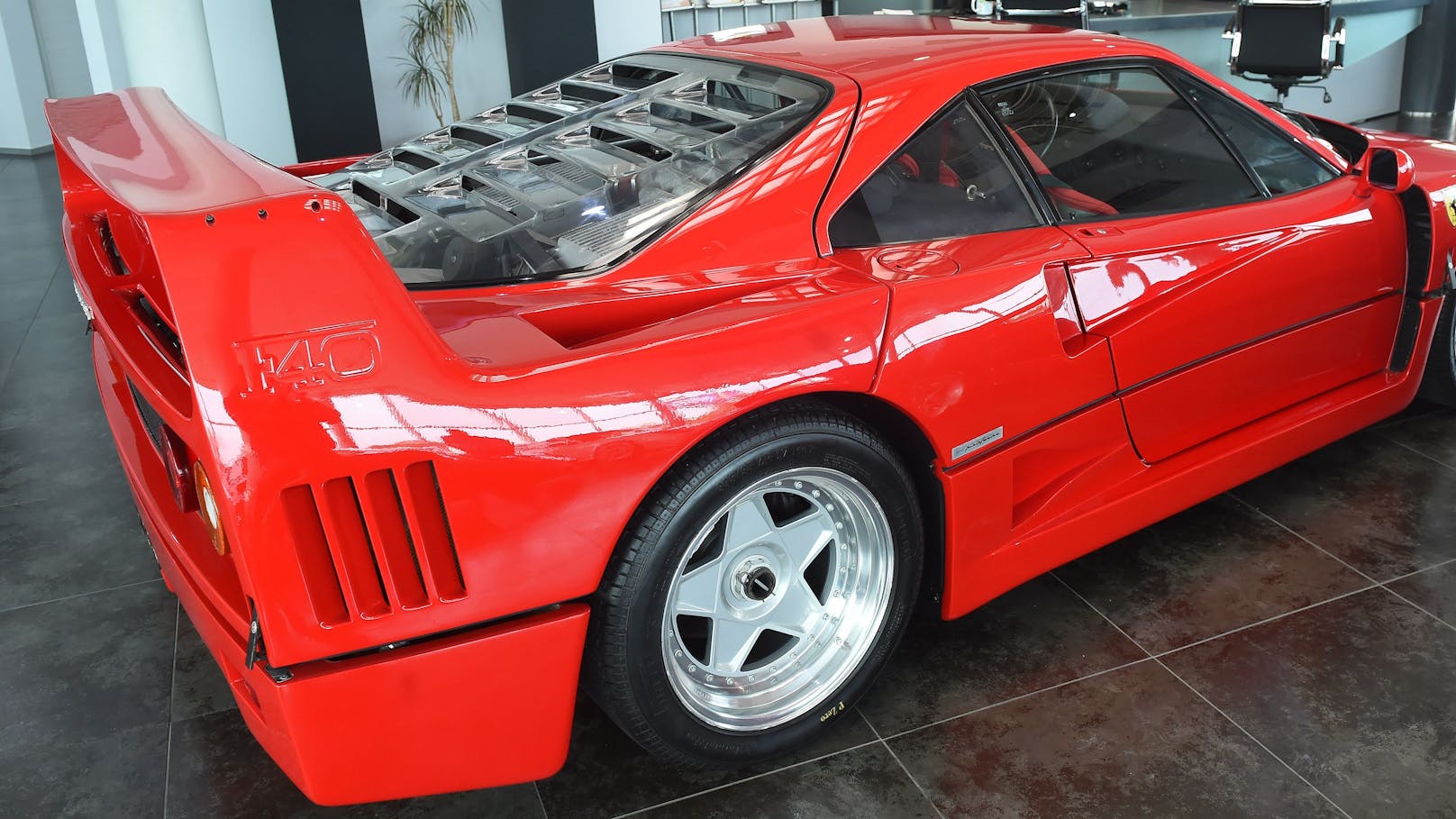 Der Ferrari F40 wird auch "Enzo Ferrari" genannt, da Enzo selbst dieses Projekt&nbsp;1986 antrieb.