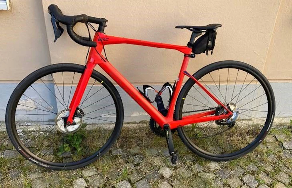 Auf diesem Rennrad war der 49-Jährige unterwegs.