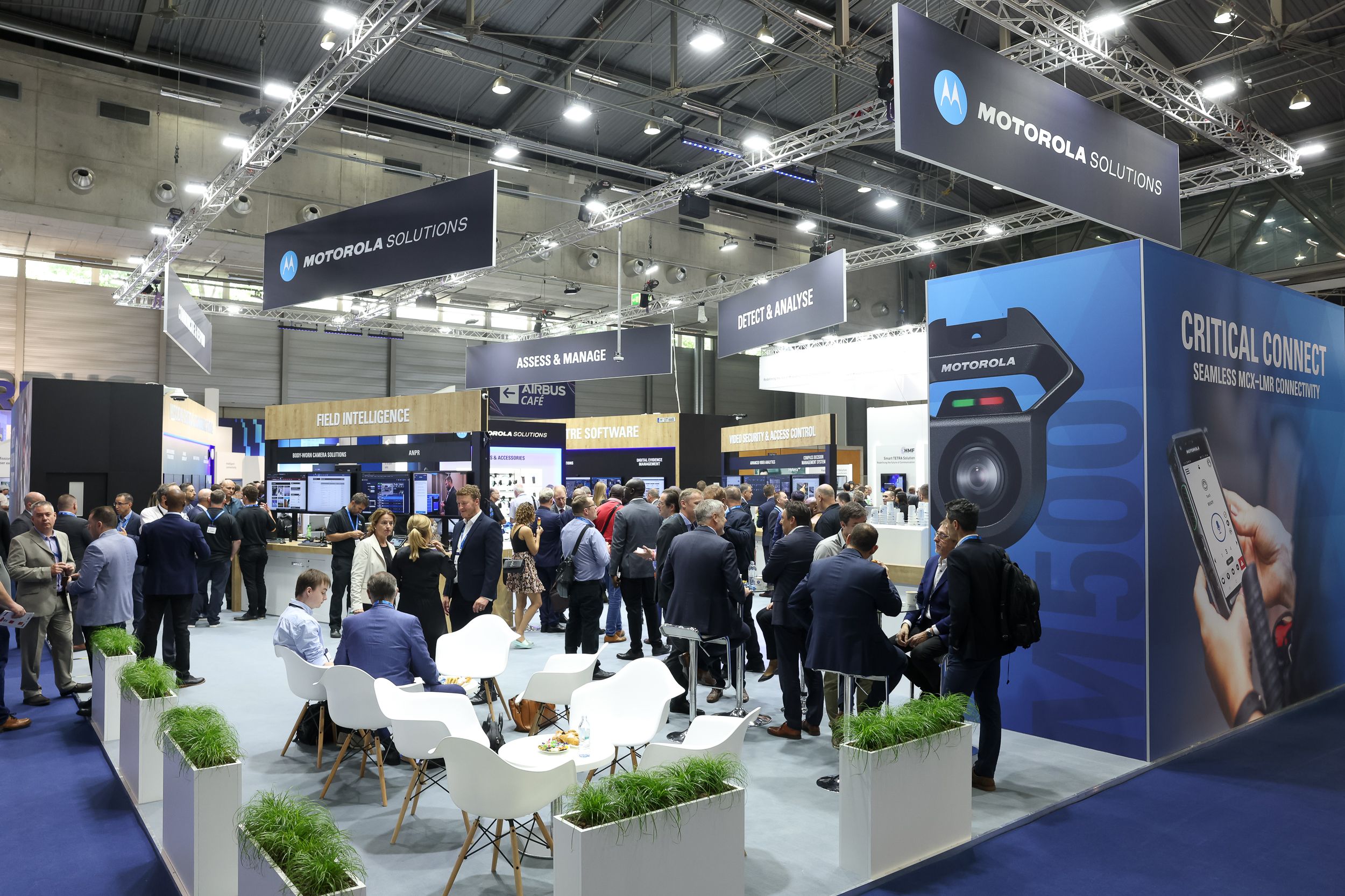 Motorola Solutions präsentiert zukunftsweisende Innovationen für die Sicherheitsbehörden auf der Critical Communications World 2022.