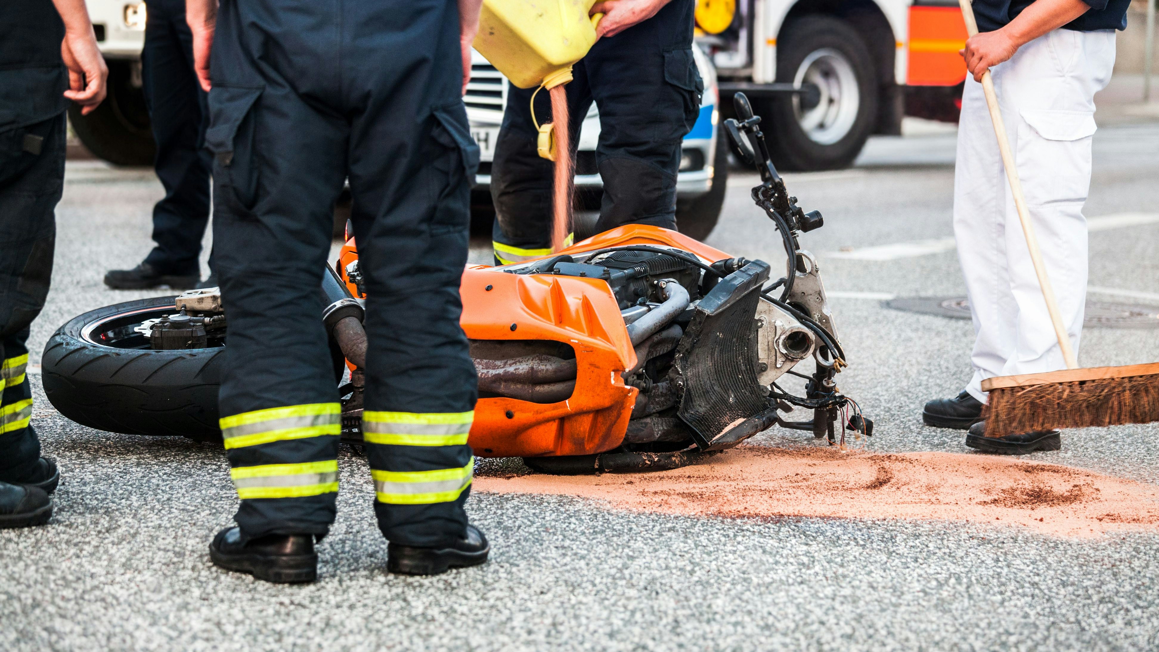 Heute.at - Biker hat bei Crash mit Auto keine Chance – tot