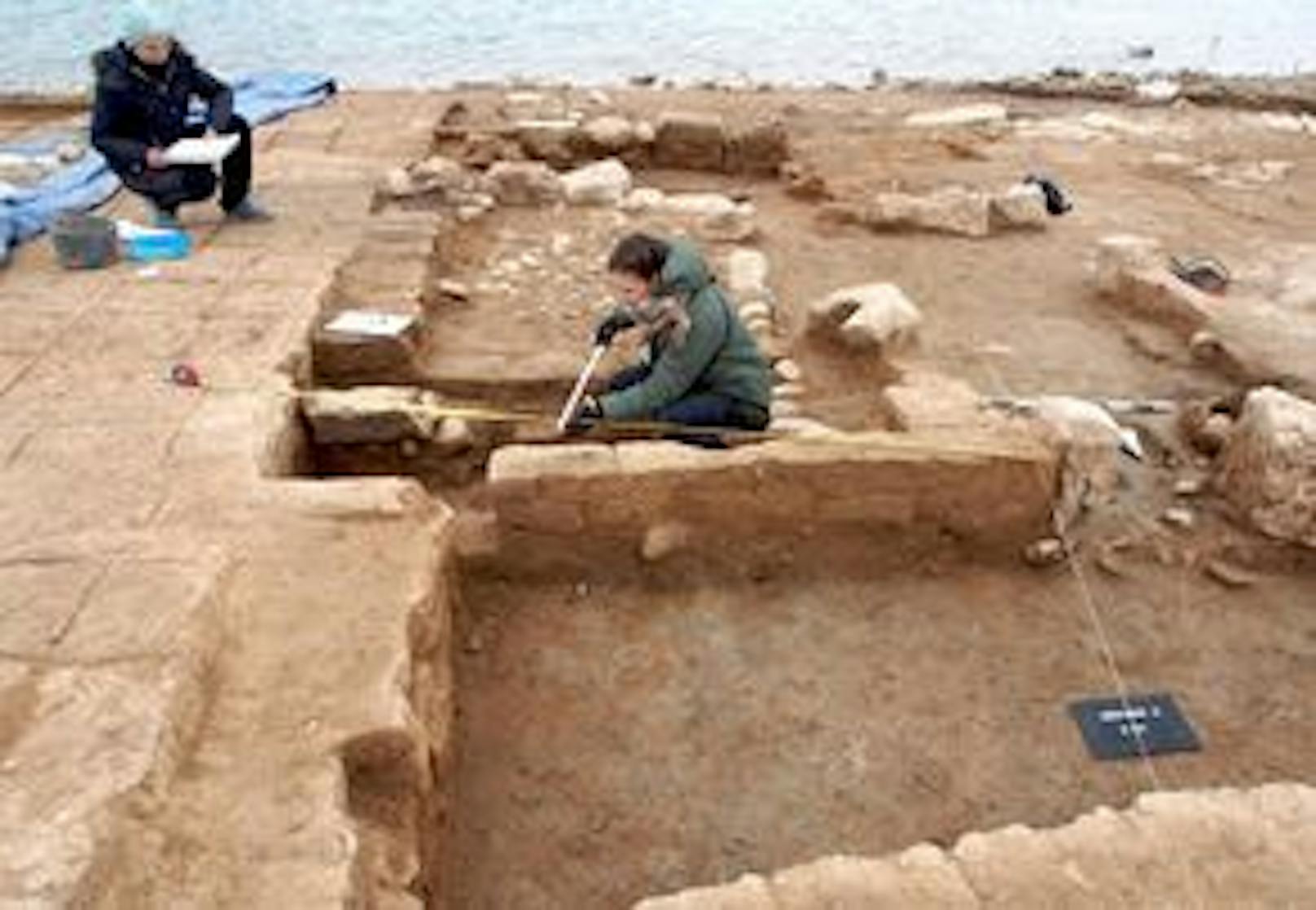 Die ausgegrabenen Großbauten aus der Mittani-Zeit werden vermessen und archäologisch dokumentiert.